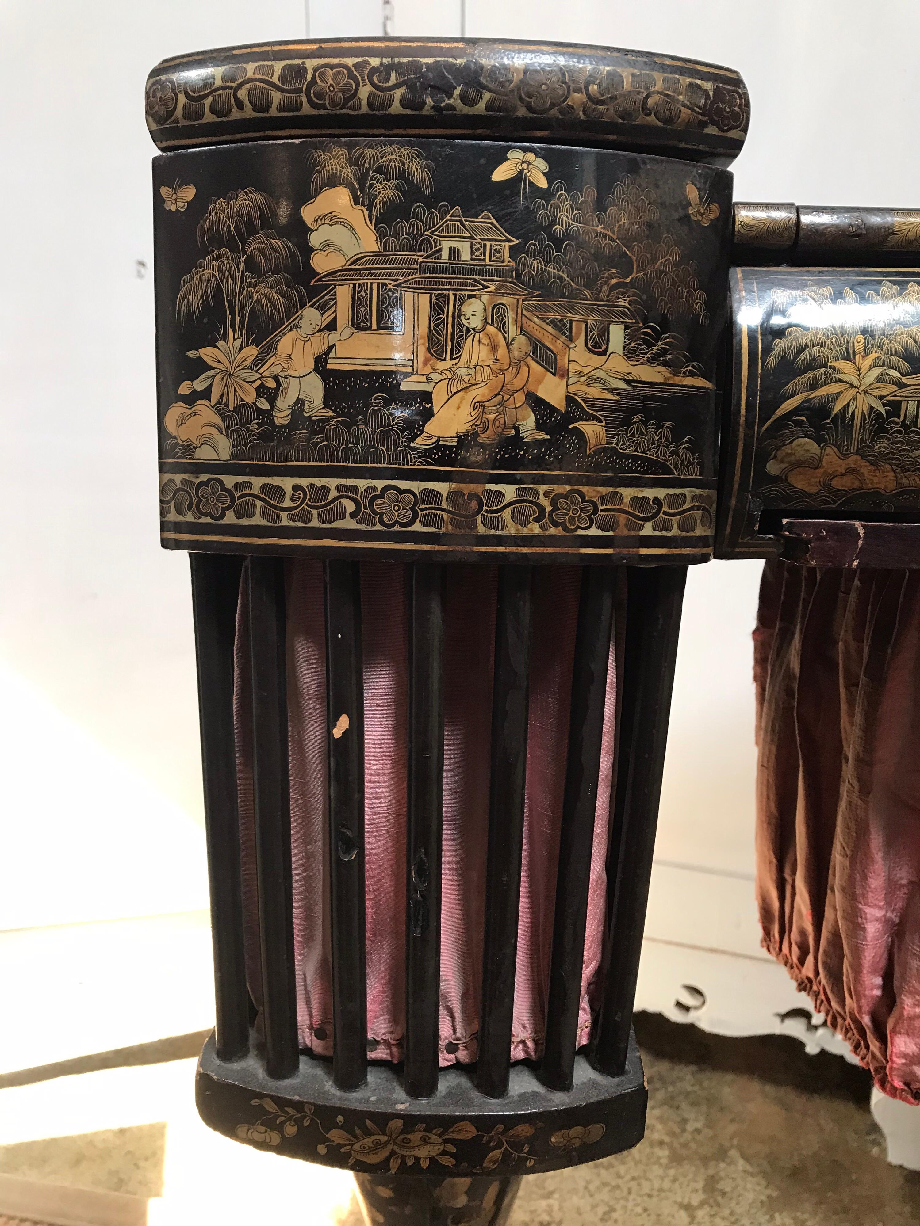 Antique Sewing Table with Chinoiserie Lacquer 'English, Early 19th Century' For Sale 1