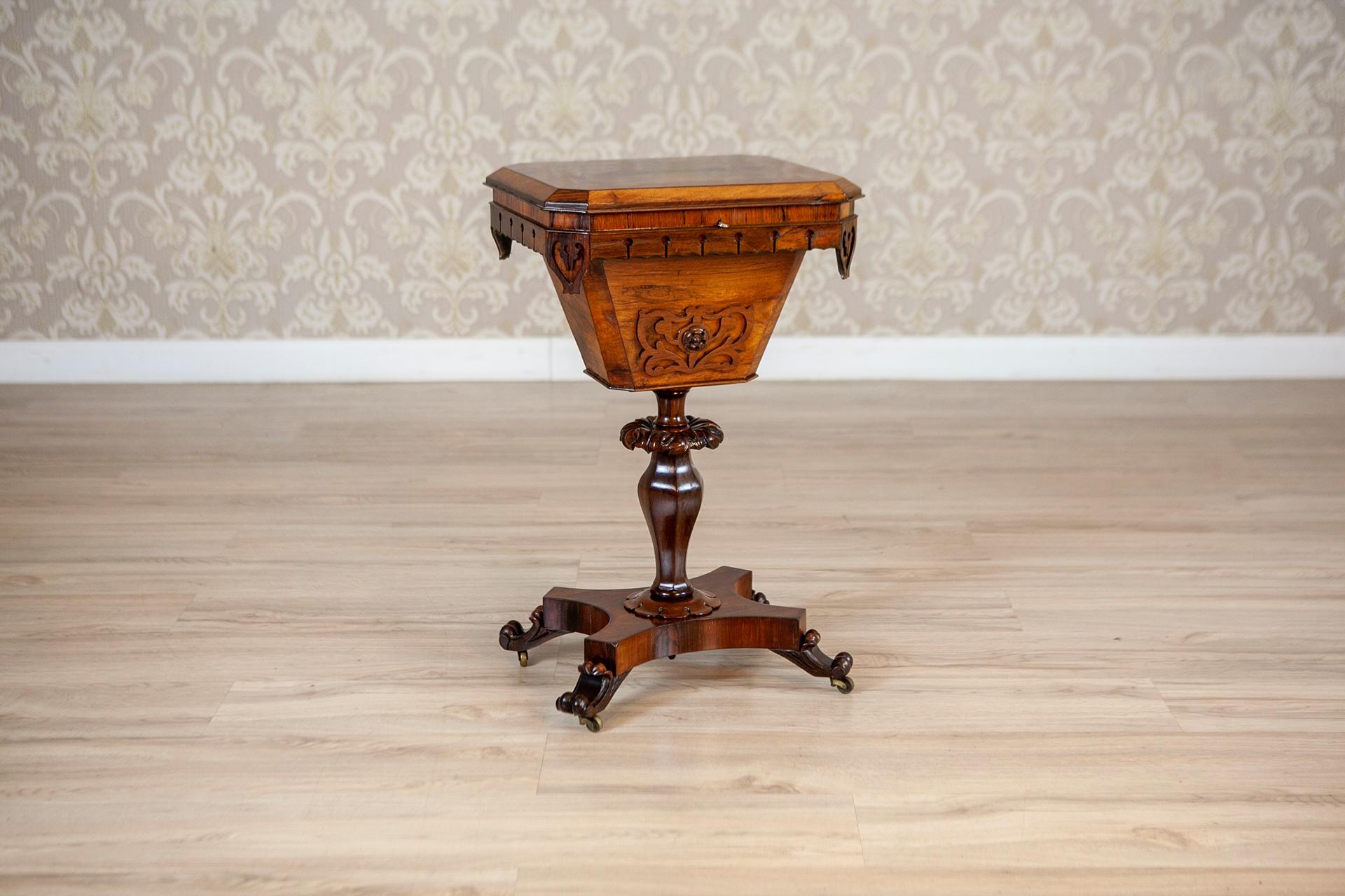 Européen Table Biedermeier ancienne en bois de rose du 19ème siècle en vente