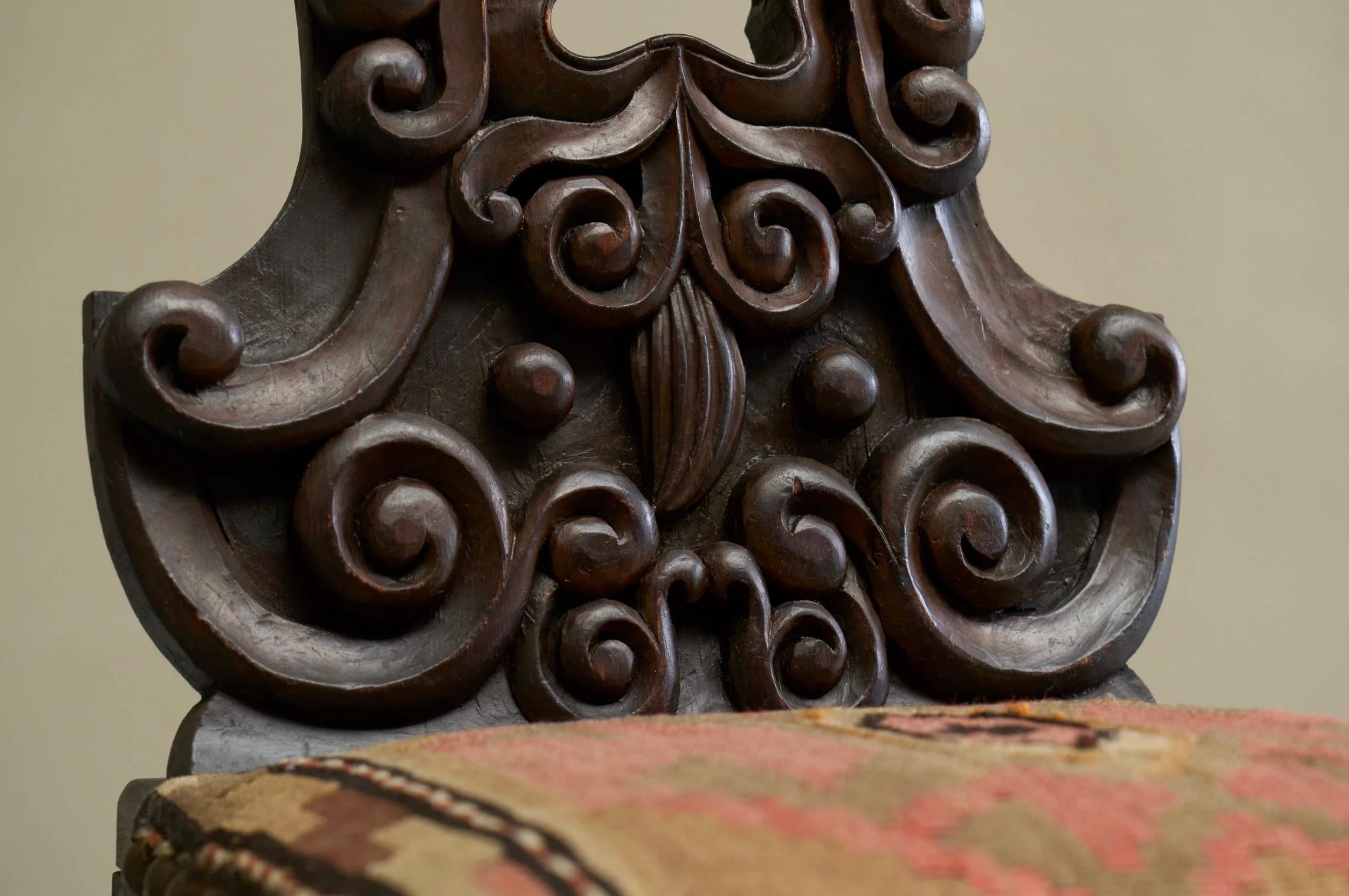 Antique Sgabello Style Chair in Carved Wood and Kelim Upholstery For Sale 2