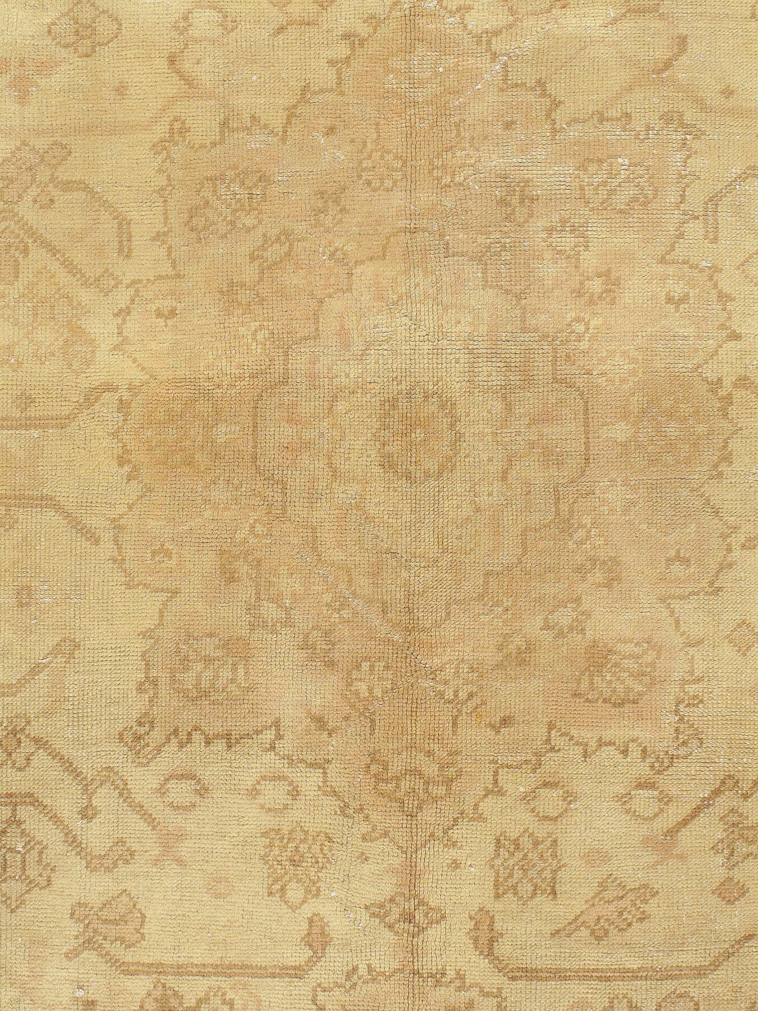 Tissé à la main Tapis antique Shabby Chic Oushak, vers 1920 8'11 x 11'10 en vente