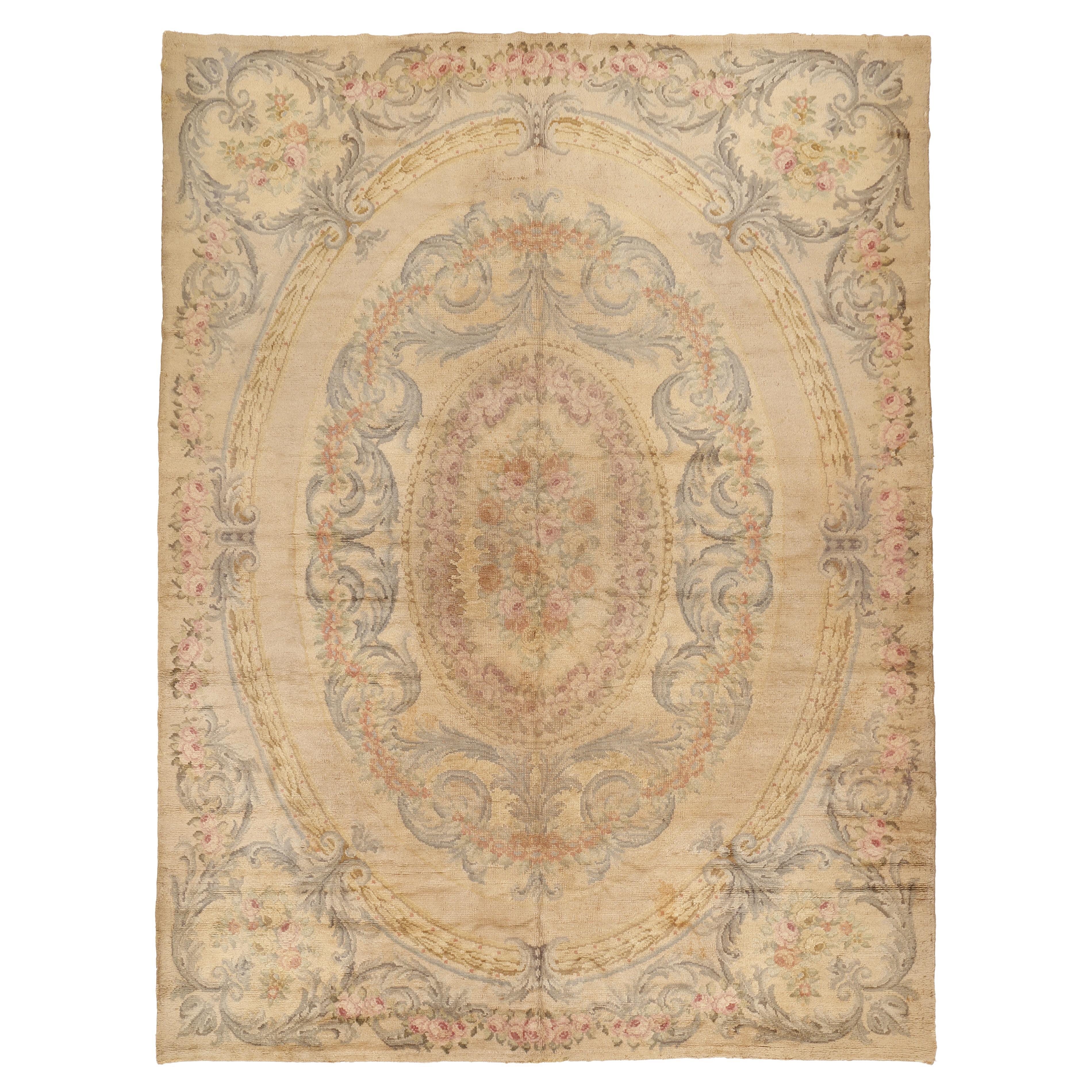 Tappeto antico Shabby Chic spagnolo Savonnerie in colori pastello in vendita