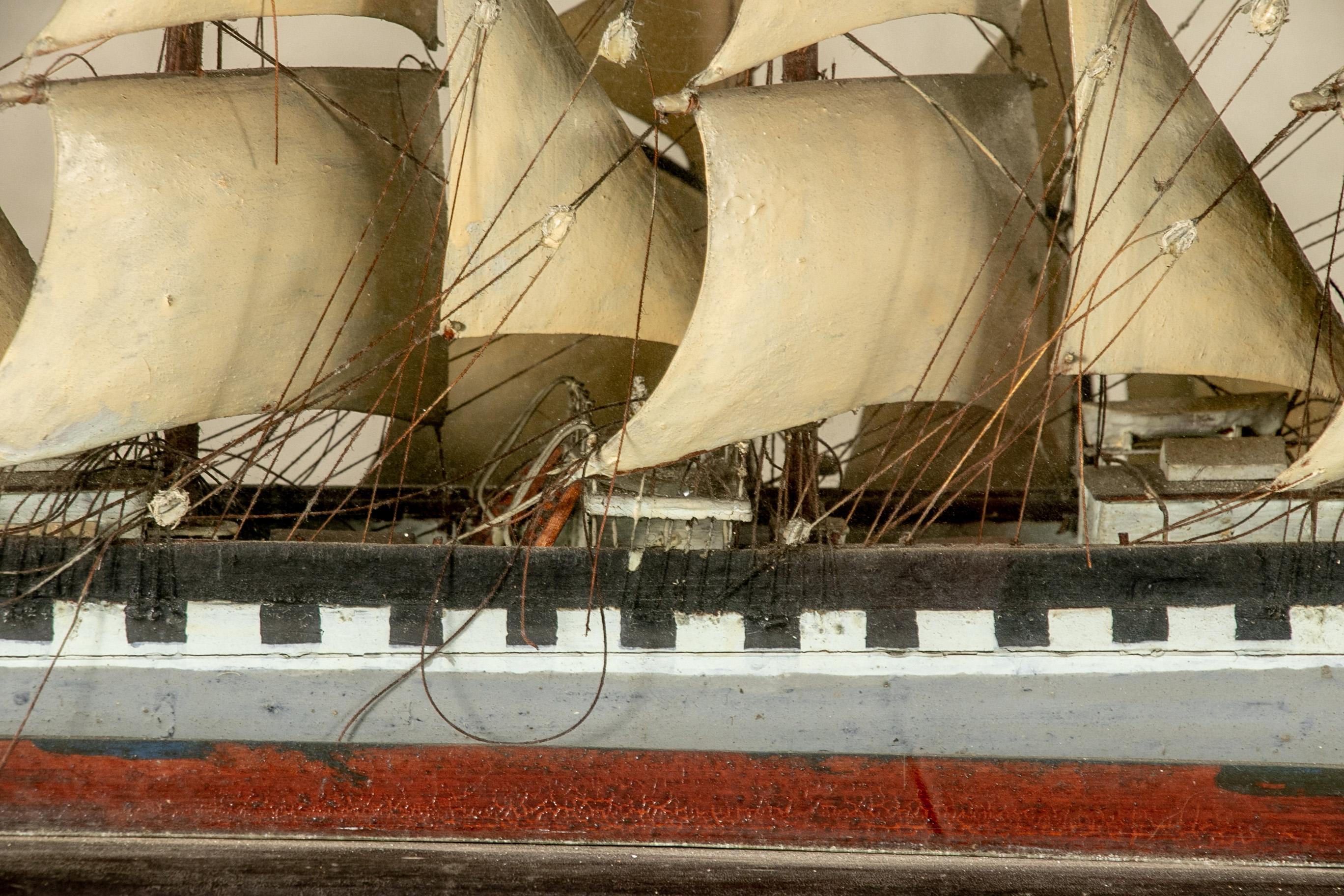 Antike Schaufenster Diorama mit Schiffsmodellen im Angebot 7