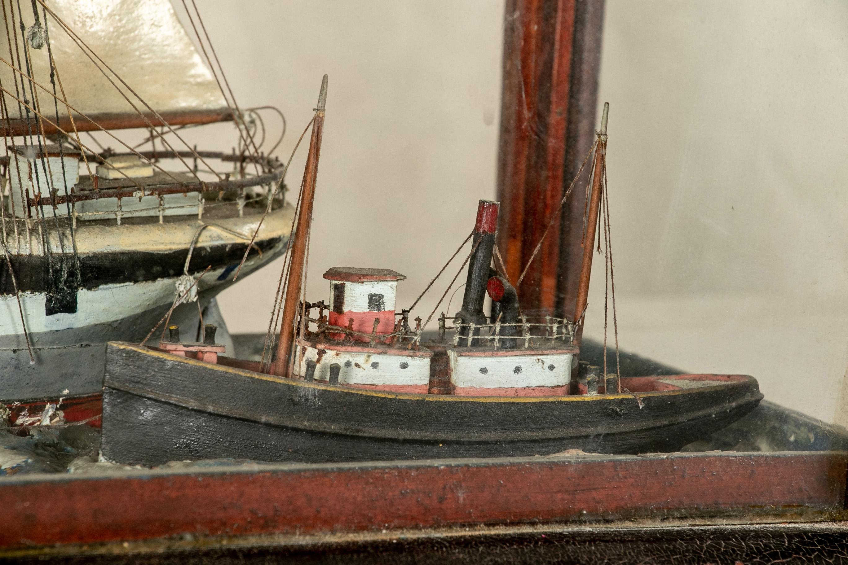 Classique américain Diorama de maquettes de bateaux dans une boîte d'ombres ancienne en vente