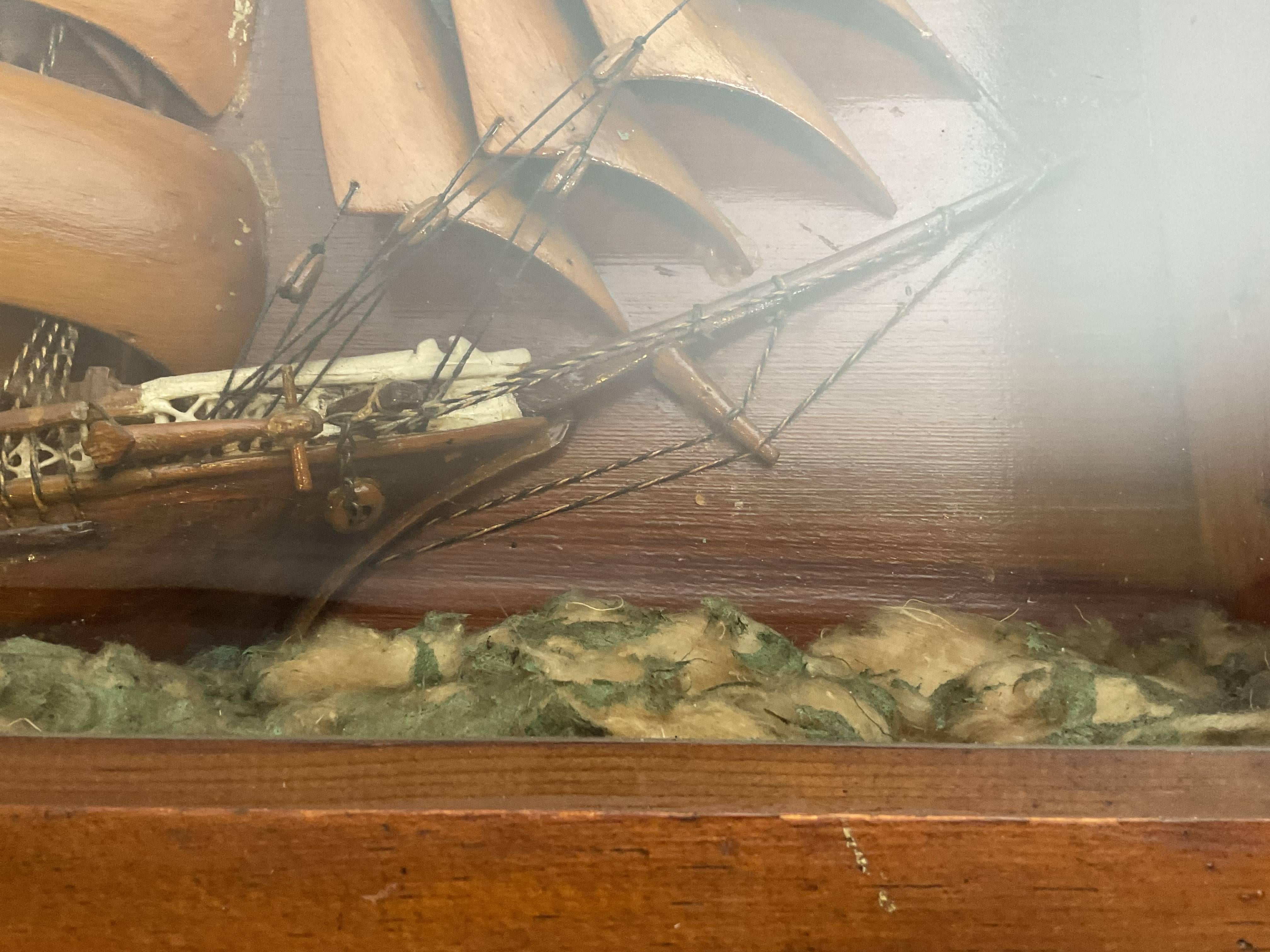 Antico modello di nave in Shadowbox in vendita 7