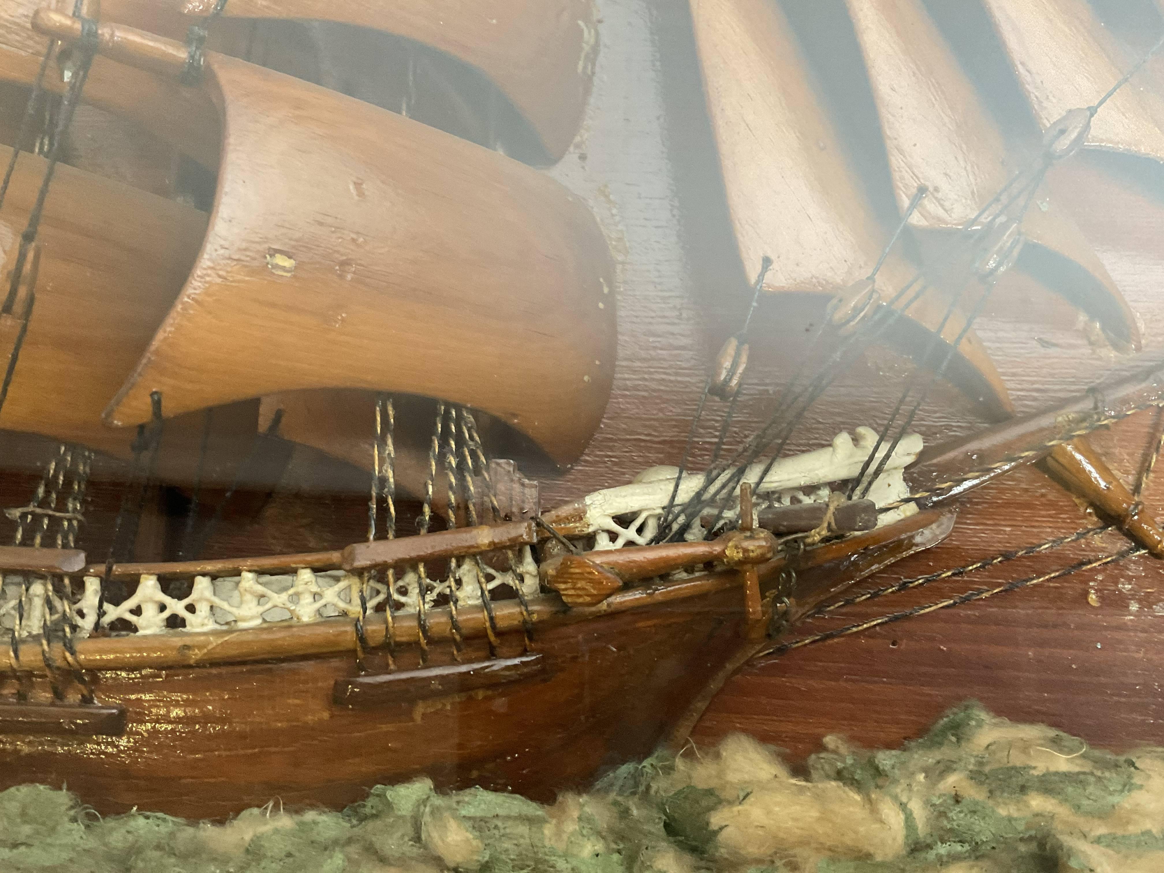 Antico modello di nave in Shadowbox in vendita 8
