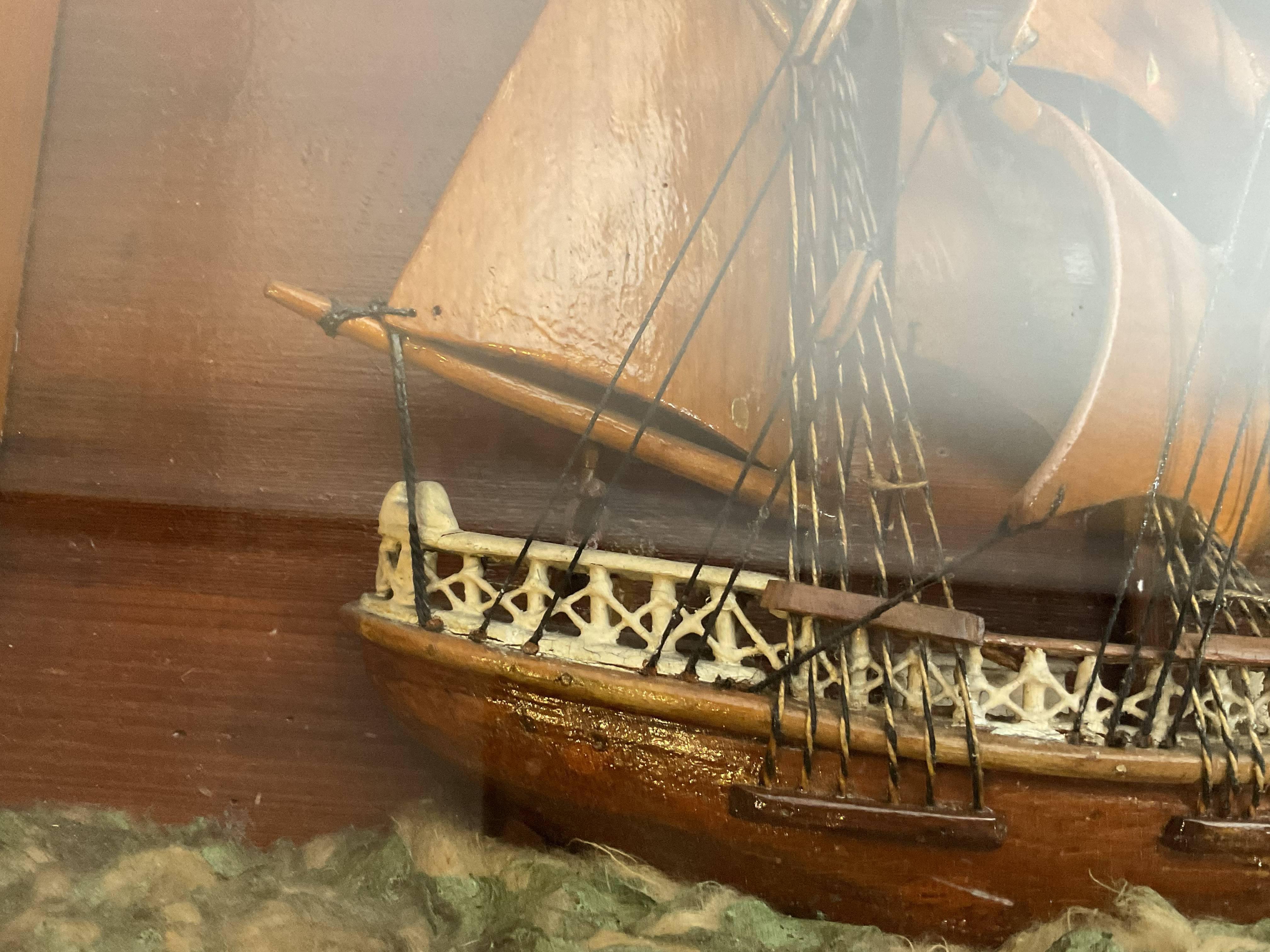 Antico modello di nave in Shadowbox in vendita 11