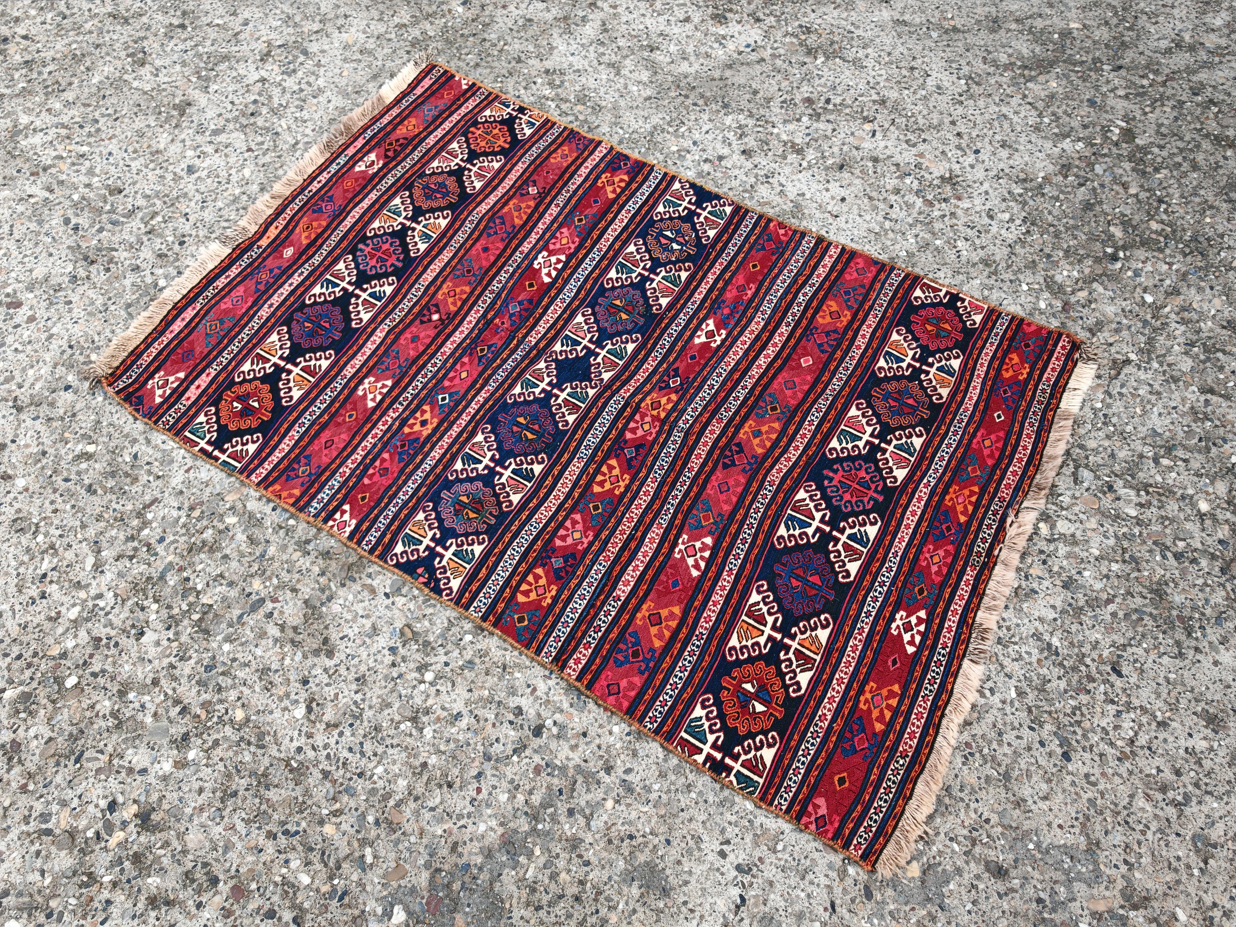 Antique Shahsavan Kilim in Sumak Technique, Azerbaijan 19th Century im Angebot 3