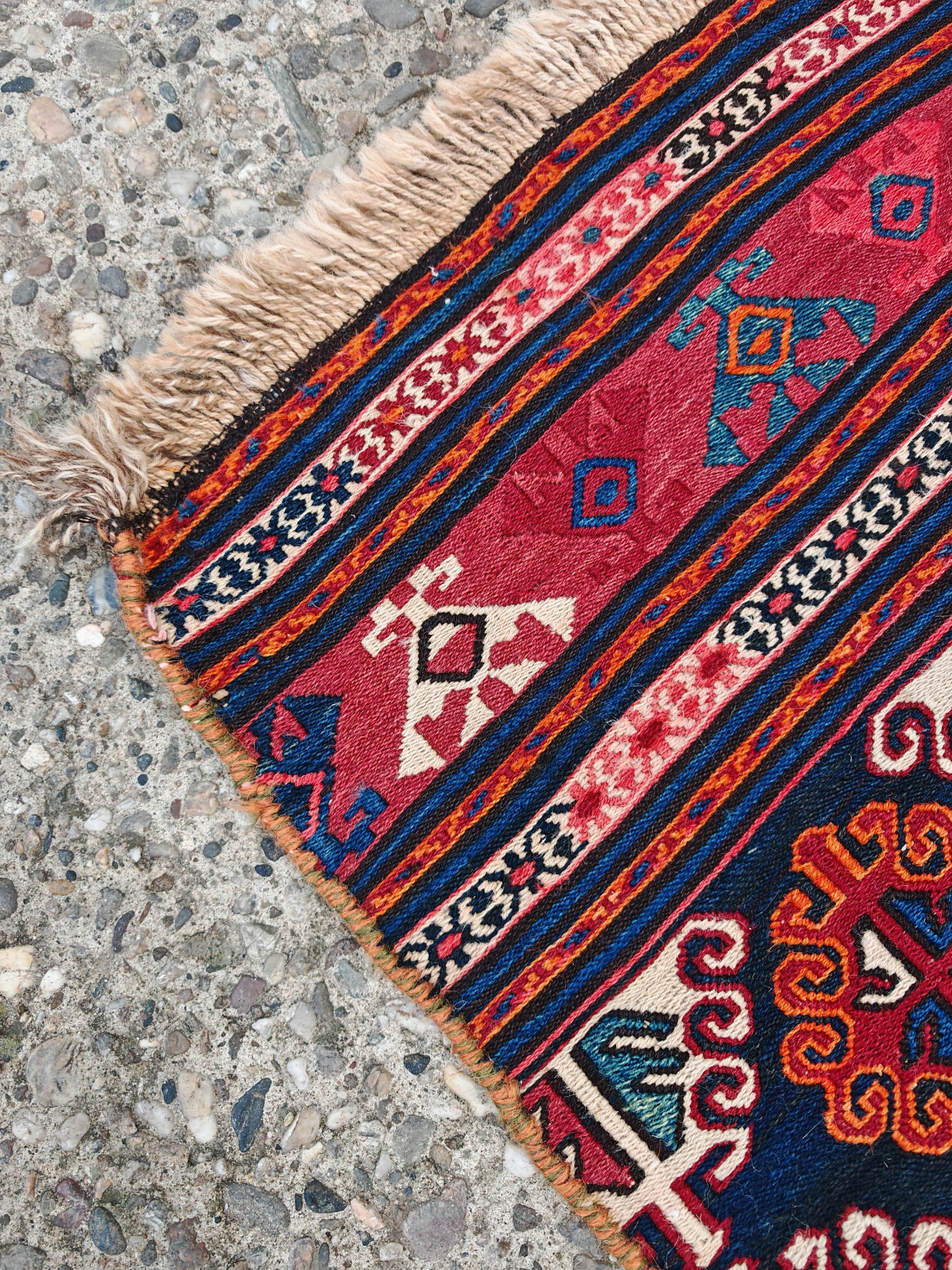 Antique Shahsavan Kilim in Sumak Technique, Azerbaijan 19th Century (Stammeskunst) im Angebot