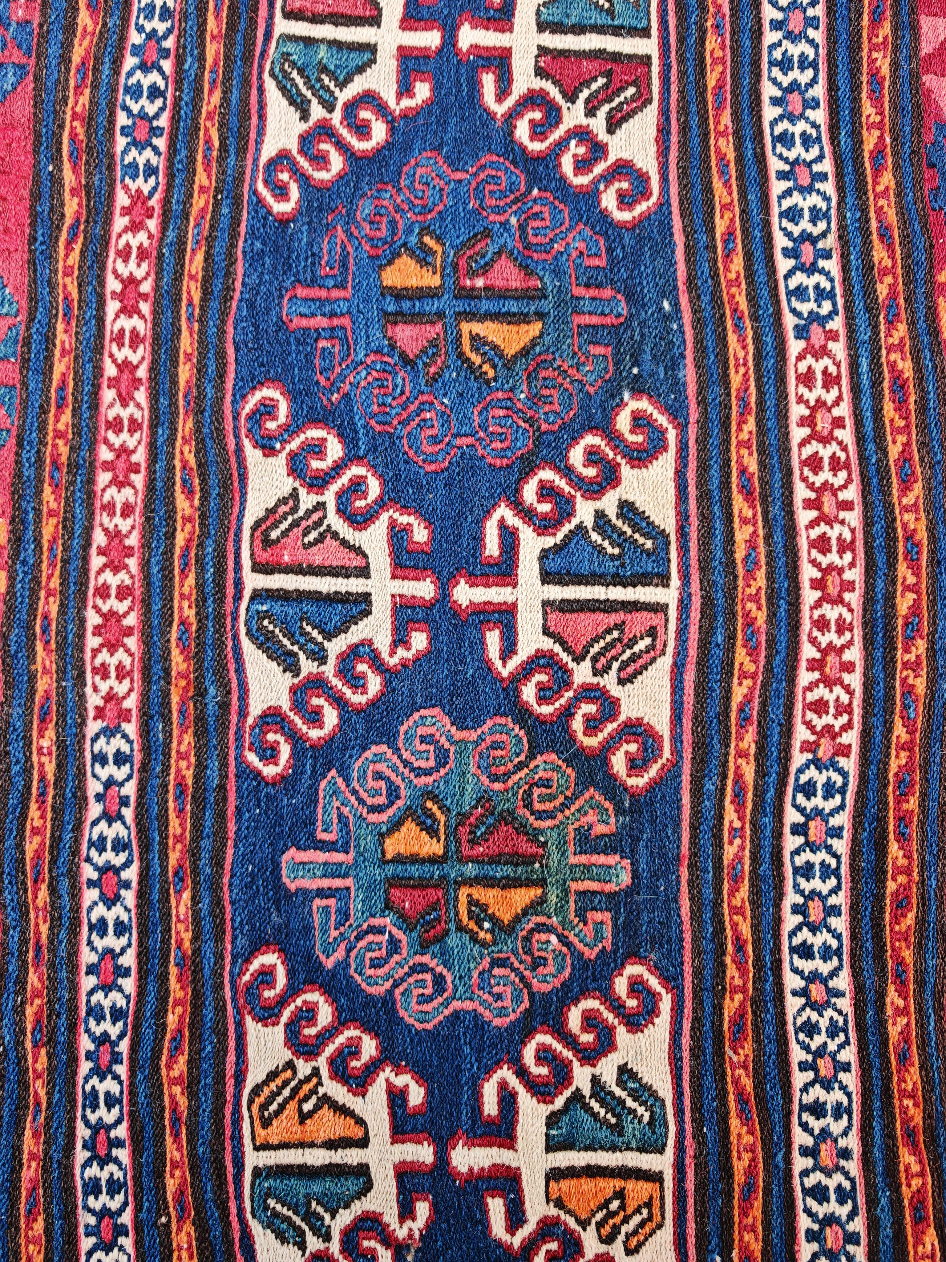 Antique Shahsavan Kilim in Sumak Technique, Azerbaijan 19th Century (Wolle) im Angebot