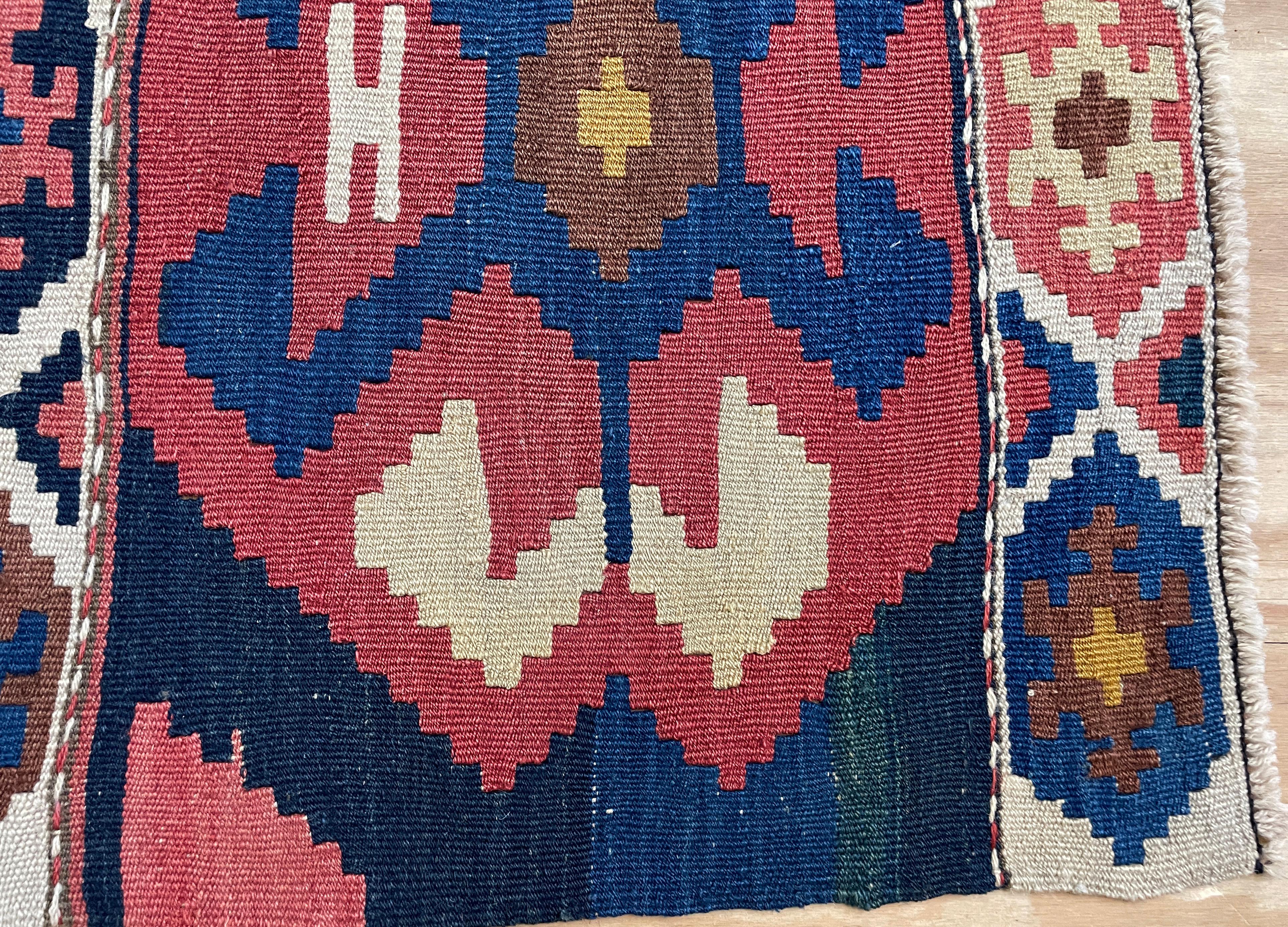 Antiker Schahsavan-Kilim/Teppich, um 1900 (Handgeknüpft) im Angebot