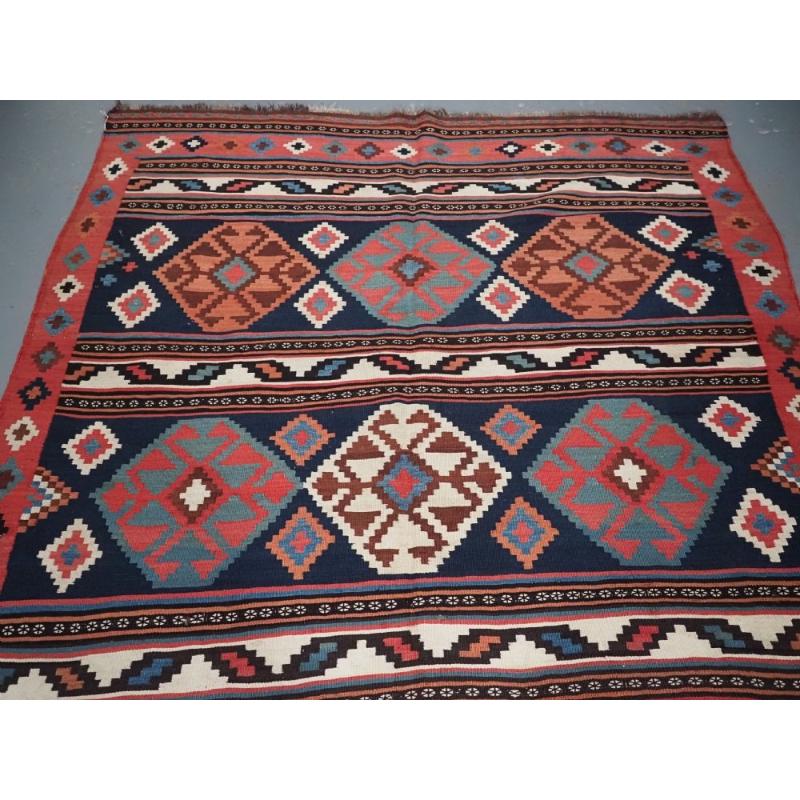 Antiker Shahsavan- oder südkaukasischer Kelim mit weichen Farben, um 1900 im Zustand „Hervorragend“ im Angebot in Moreton-In-Marsh, GB