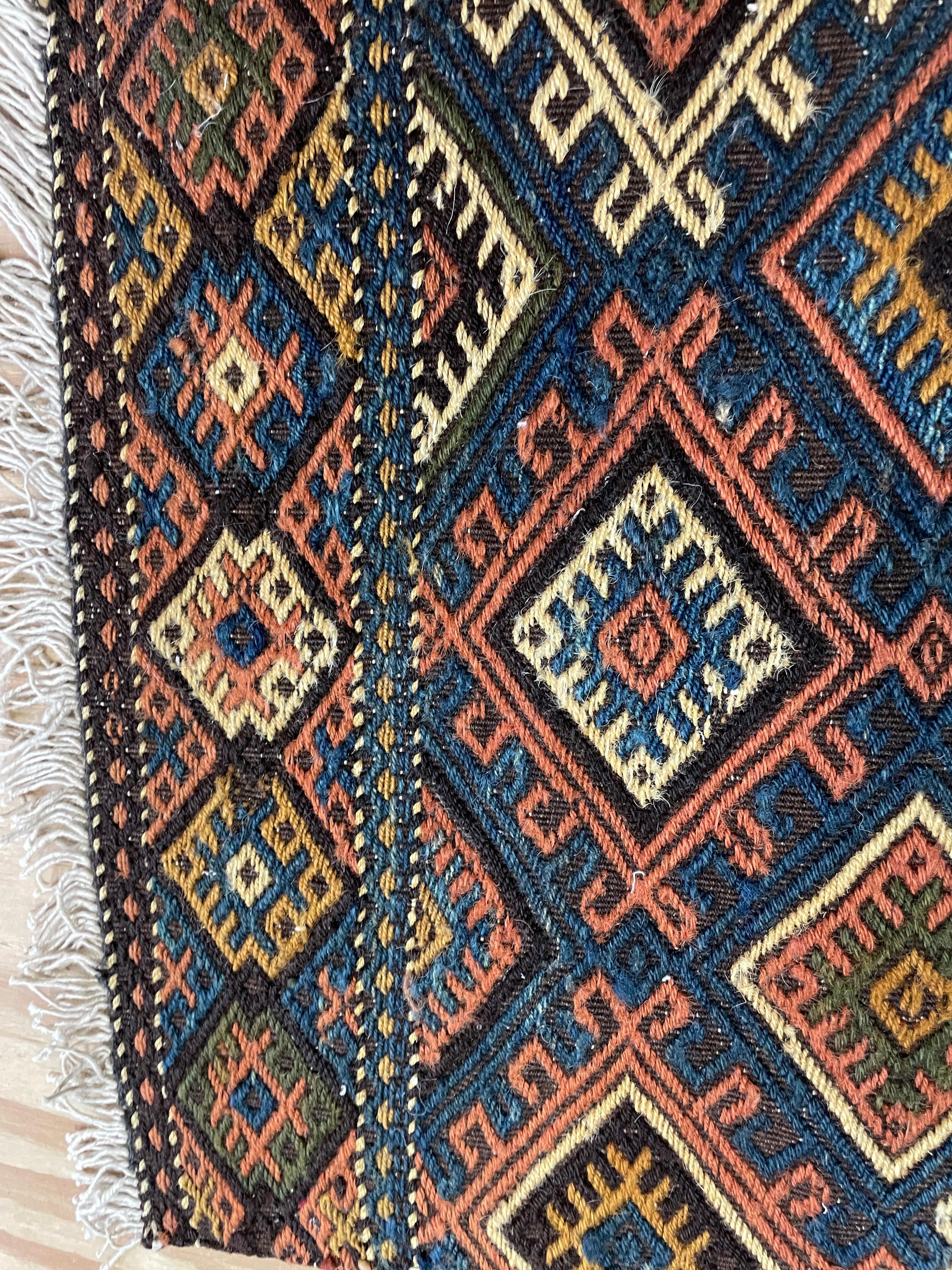 Antico Rug & Kilim di Shahsavan Soumak, c-1900, Una coppia In condizioni ottime in vendita a Evanston, IL