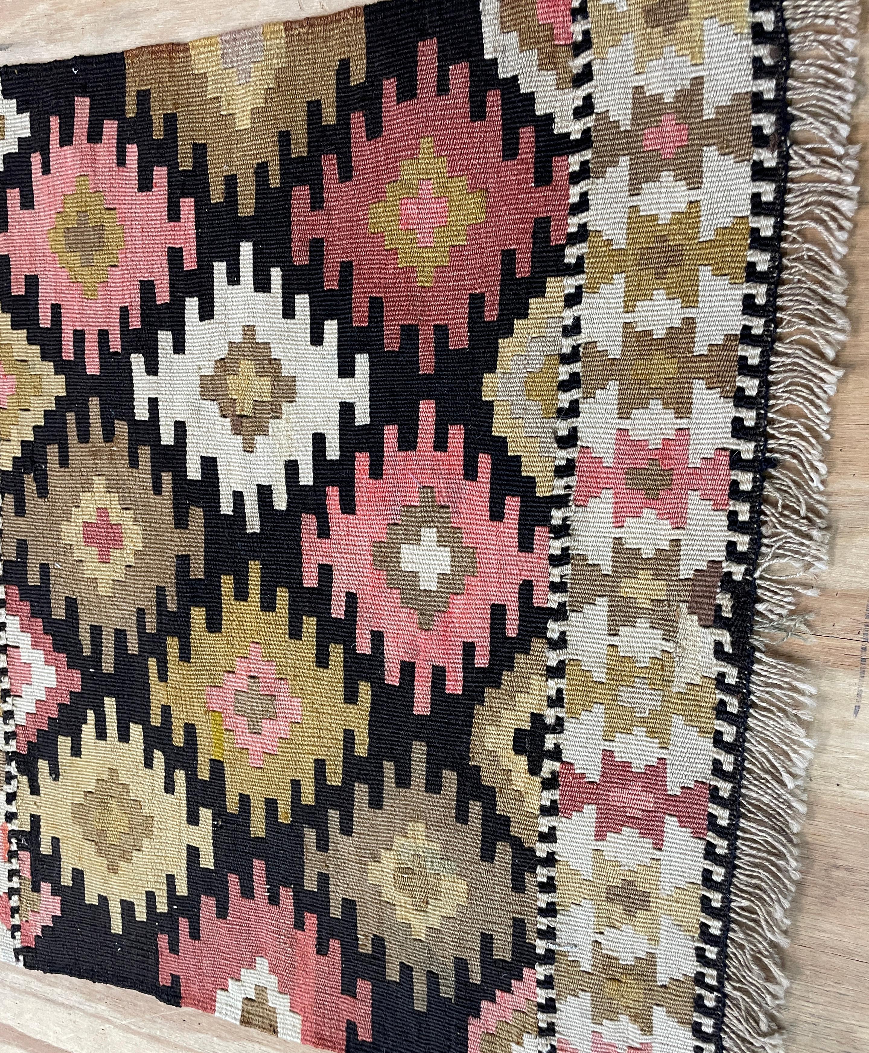 Antico Rug & Kilim di Shahsavan Soumak, c-1900, Una coppia in vendita 1