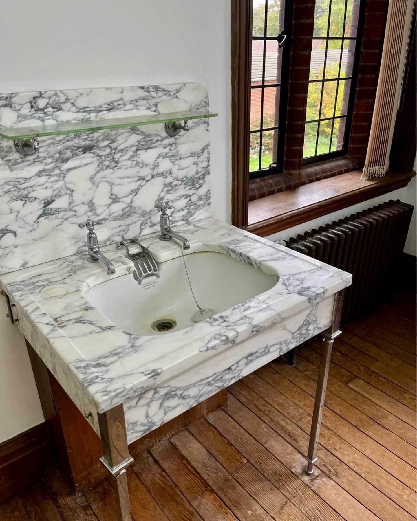 Scozzese Antico lavabo in marmo di Shanks & Co, raro e completo in vendita