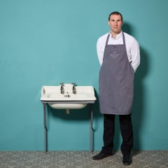 Antique Shanks Porcelain Sink with Wall Bracket