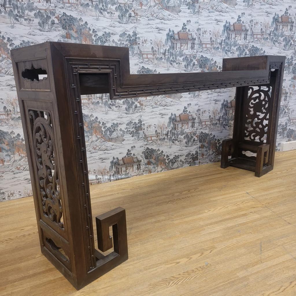 Antique Shanxi Province Elm Carved Side Altar Table with Turned Legs In Good Condition In Chicago, IL