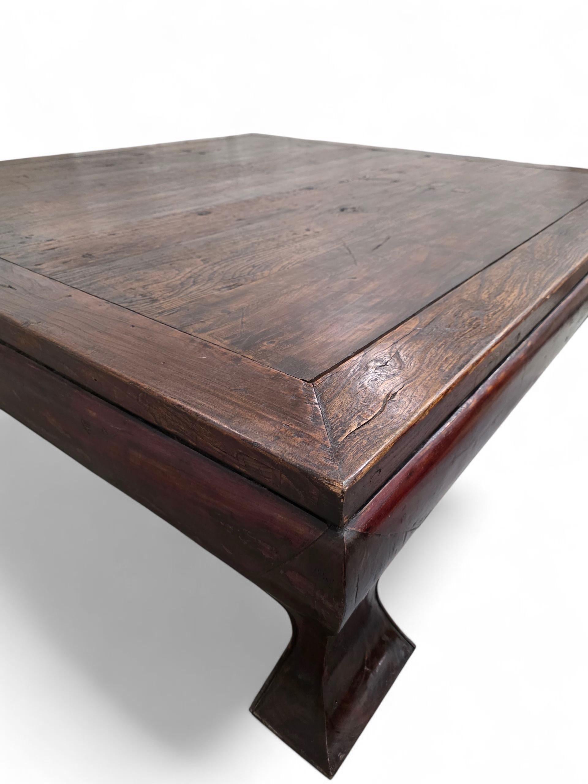 Ancienne table basse surdimensionnée en bois d'élite chinois de la province de Shanxi en vente 2