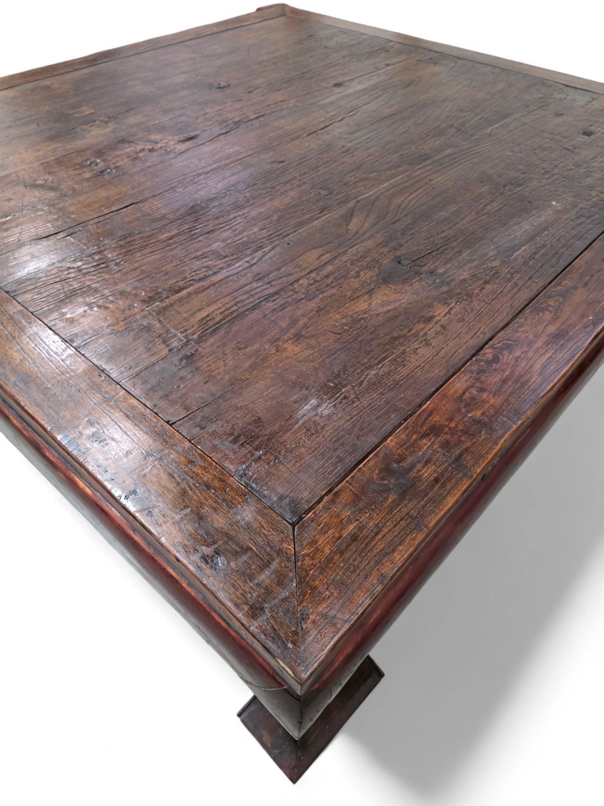 Chinois Ancienne table basse surdimensionnée en bois d'élite chinois de la province de Shanxi en vente