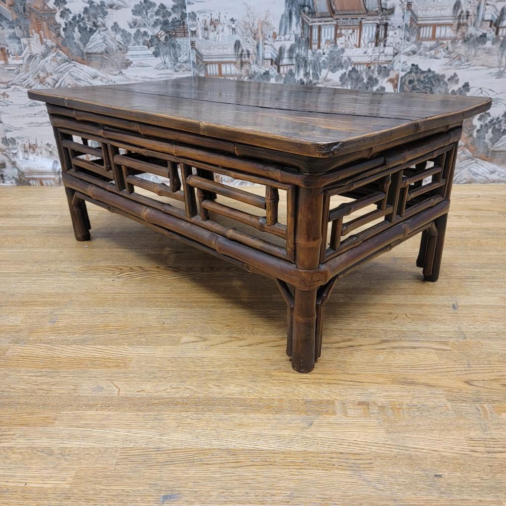 Antique Shanxi Province Elm and Bamboo Small Tea Table In Good Condition For Sale In Chicago, IL