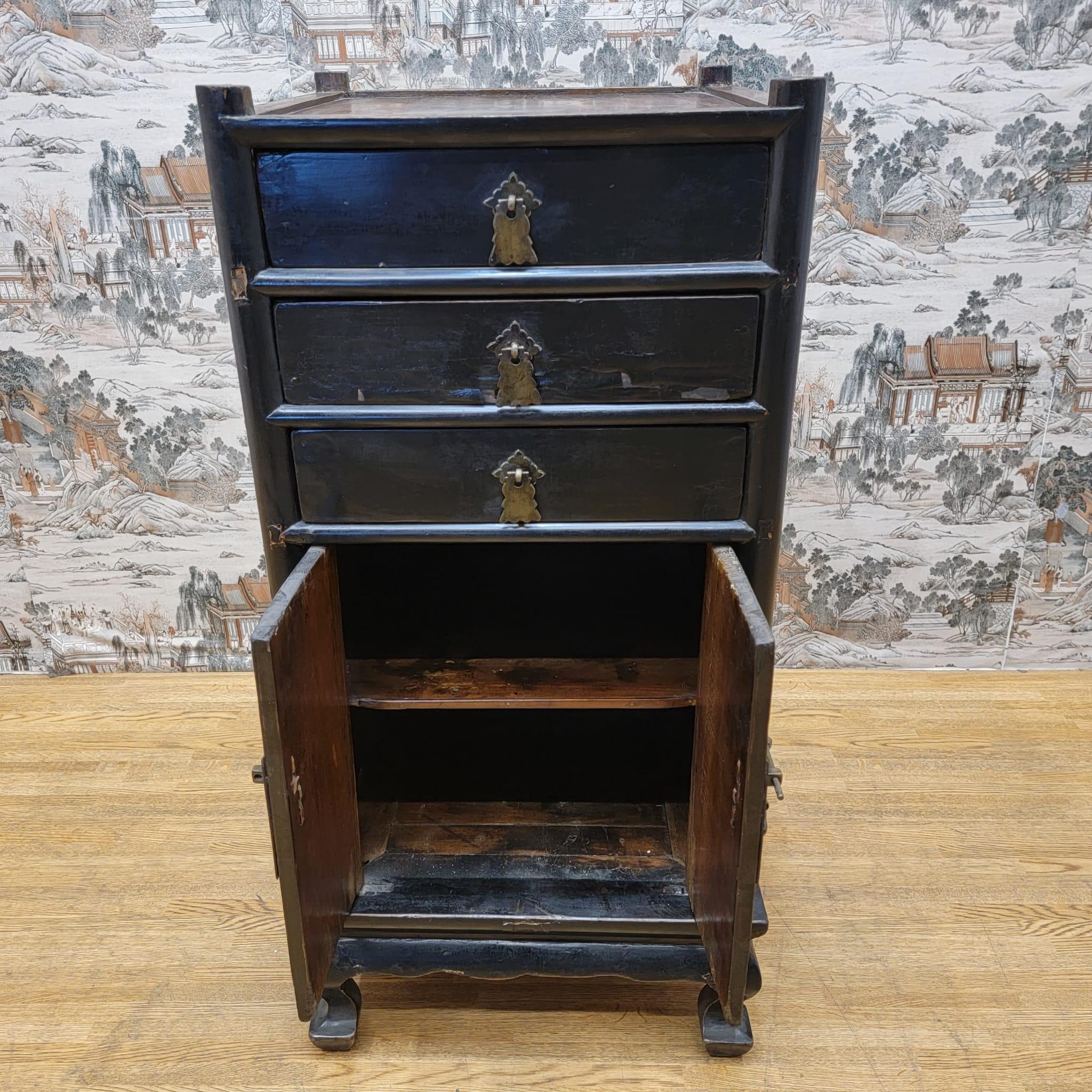 Early 20th Century Antique Shanxi Province Elm and Black Lacquer Nightstand / Side Table with Stora For Sale