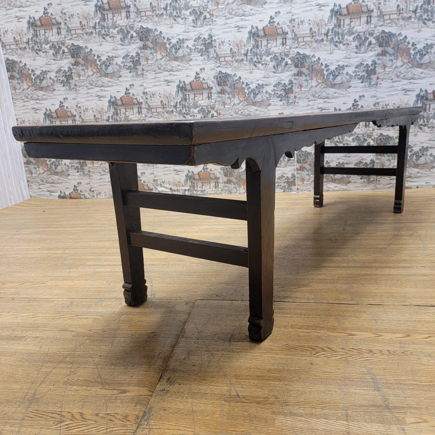 Antique Shanxi Province Elm Calligraphy Table In Good Condition For Sale In Chicago, IL