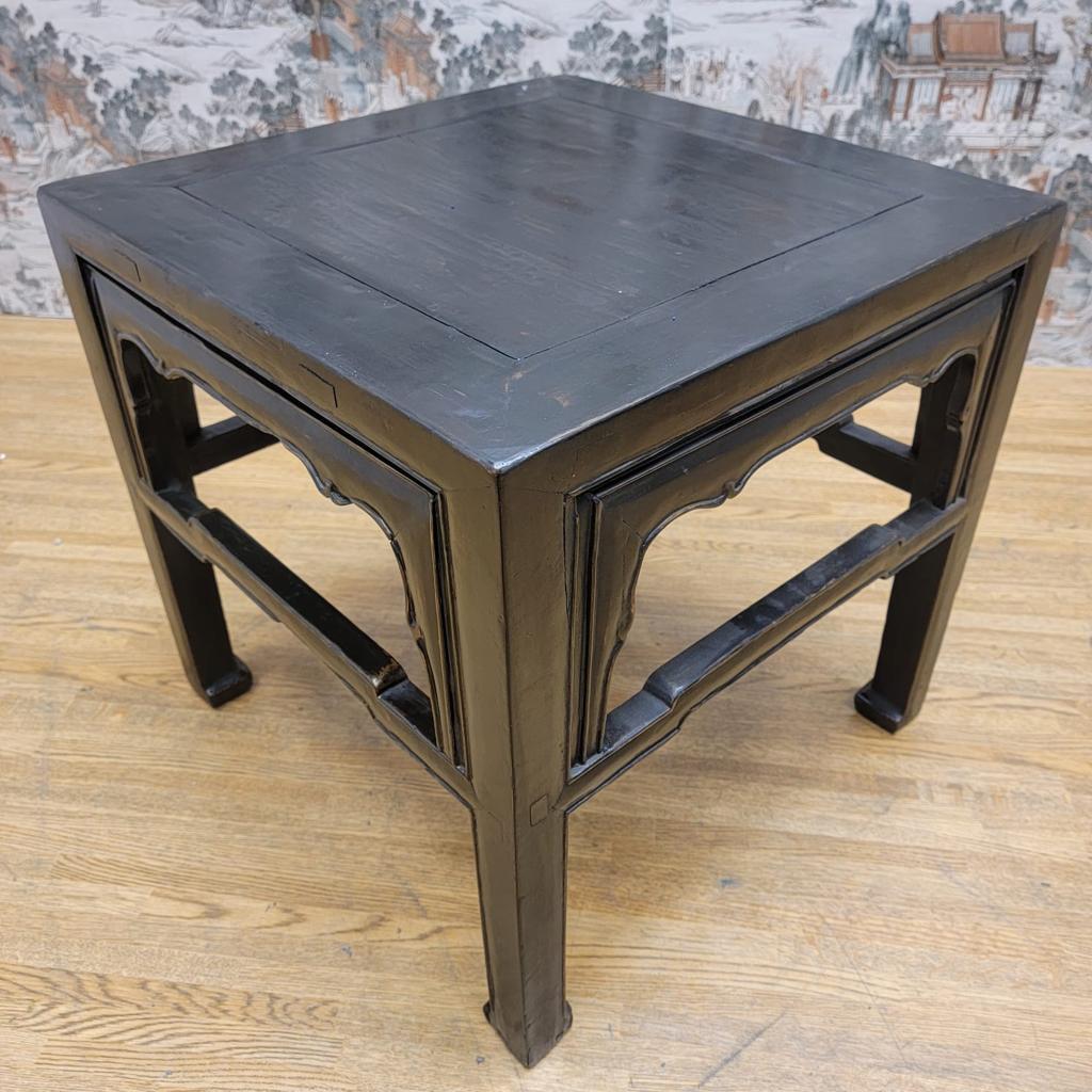Antique Shanxi province elm side table with original patina.

This elm side table from the Shanxi Province of China has its original patina and is a great piece that can work virtually in any room of your home. 

Circa 1900

D 20.5