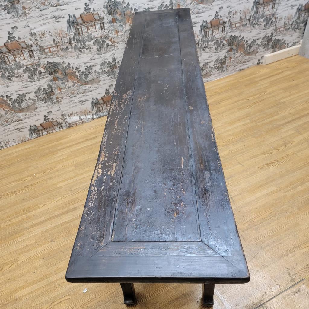 Antique Shanxi Province Elm sofa table

This Antique Shanxi Province Elm sofa table has its original color and patina. This piece would be great in any entryway, kitchen, or living areas.

Circa: 1900

Measures: H 30