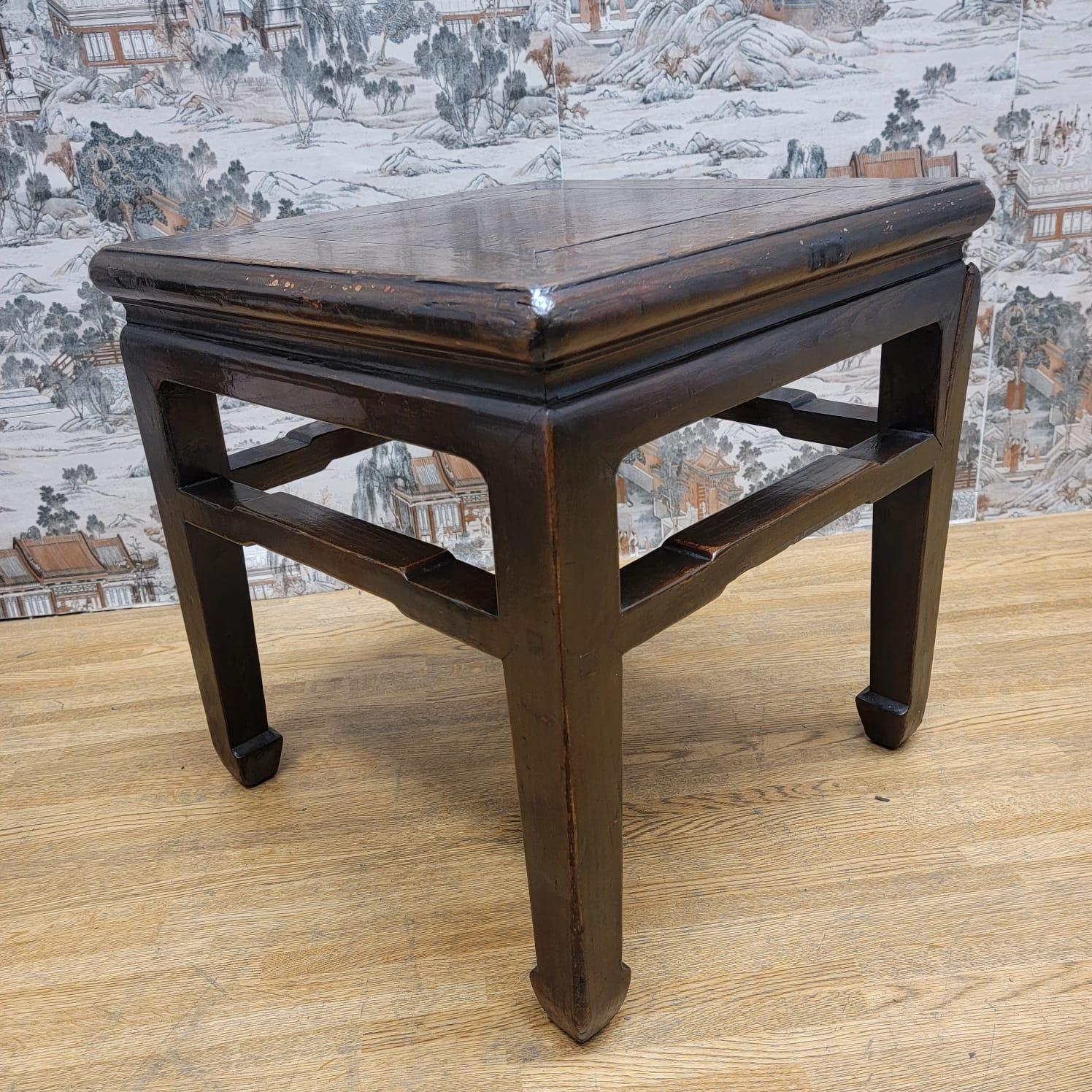 Antique Shanxi Province Elm Square Side Table, Pair For Sale 3