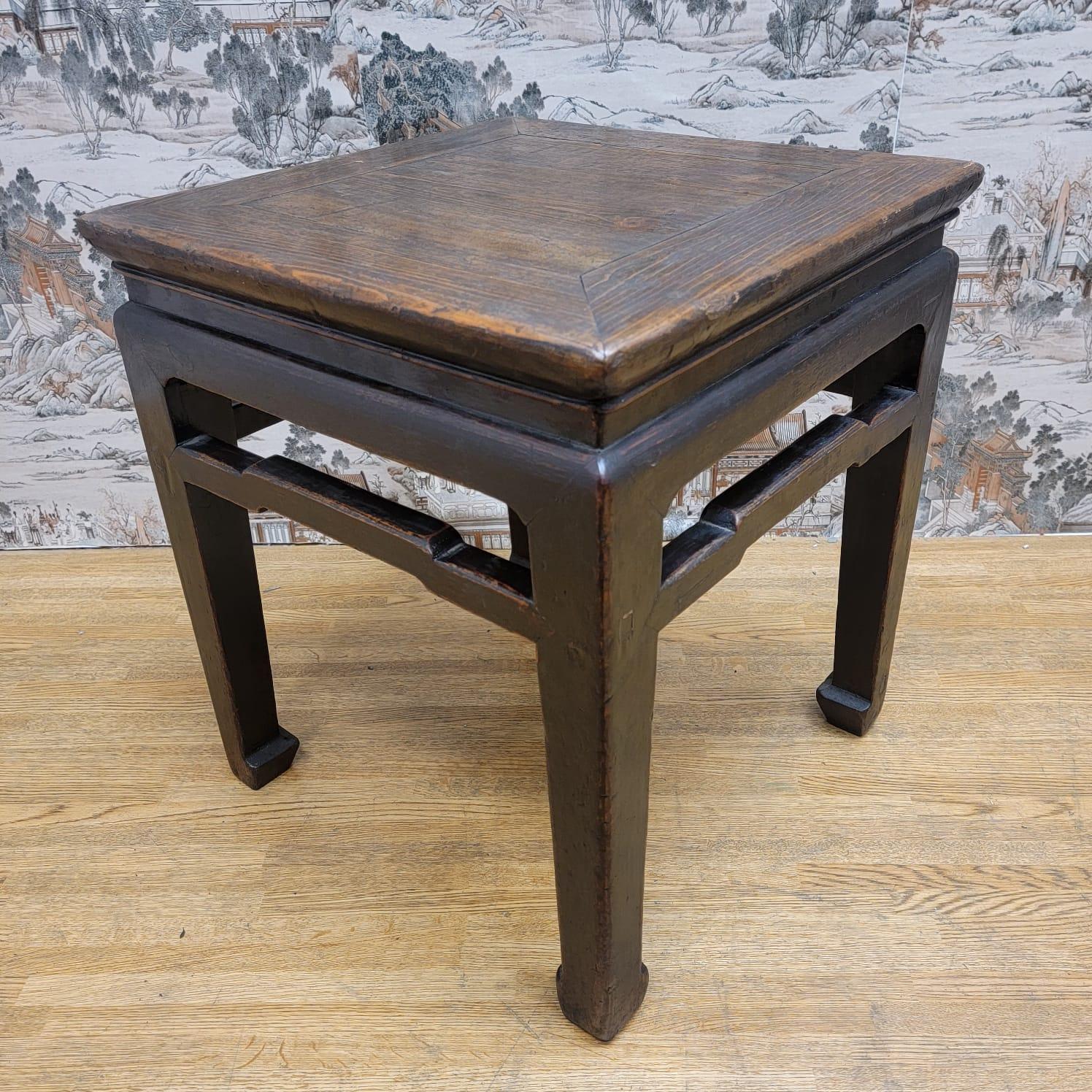 Antique Shanxi Province Elm Square Side Table, Pair For Sale 1