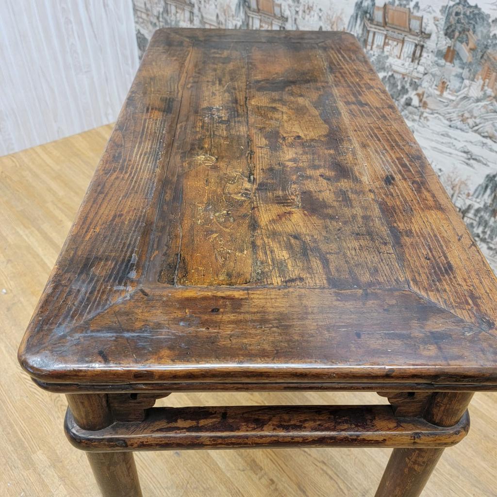 Patiné Ancienne table haute en orme de la province de Shanxi en vente