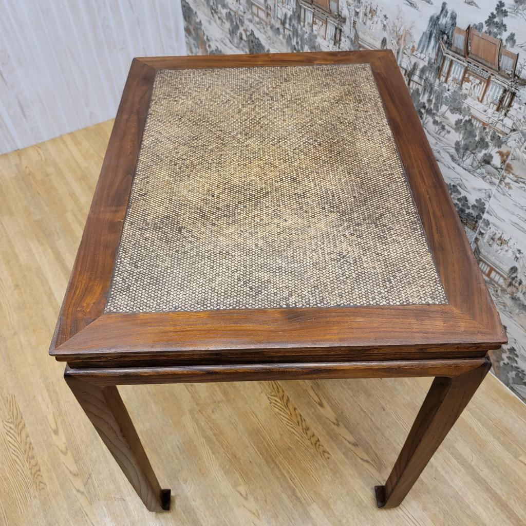 Antike Shanxi Province Ulmenholz Korbweide Rattan Beistelltische, 3er-Set (Handgefertigt) im Angebot