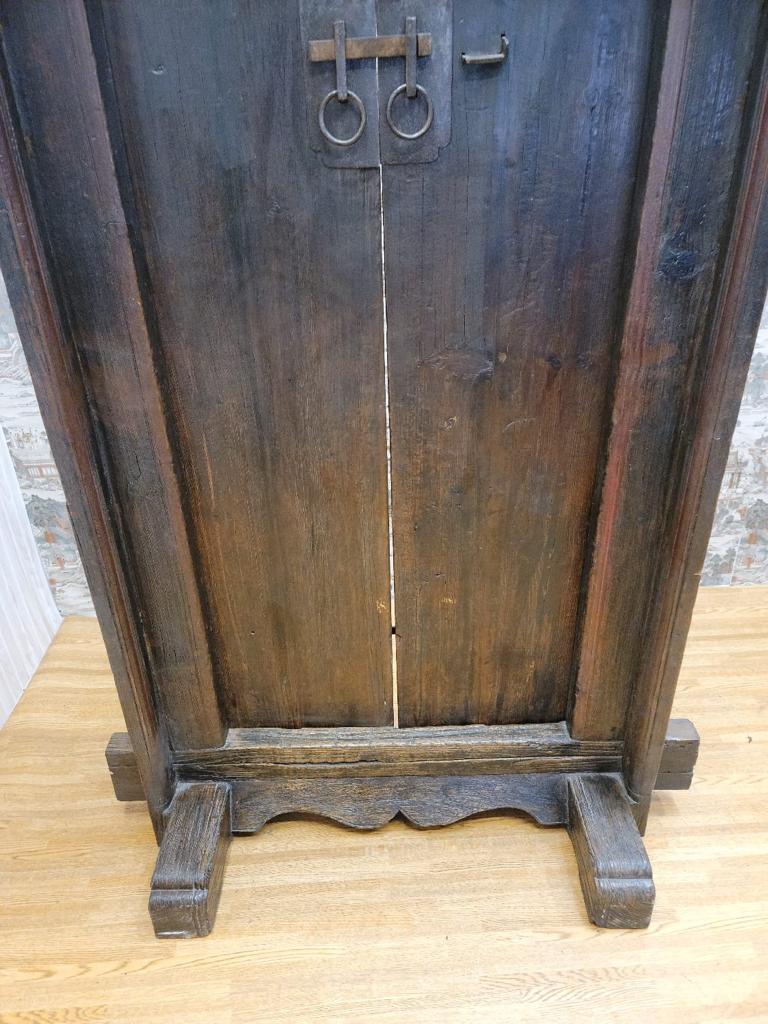 Antique Shanxi Province Hand Carved Elmwood Oriental Door For Sale 6