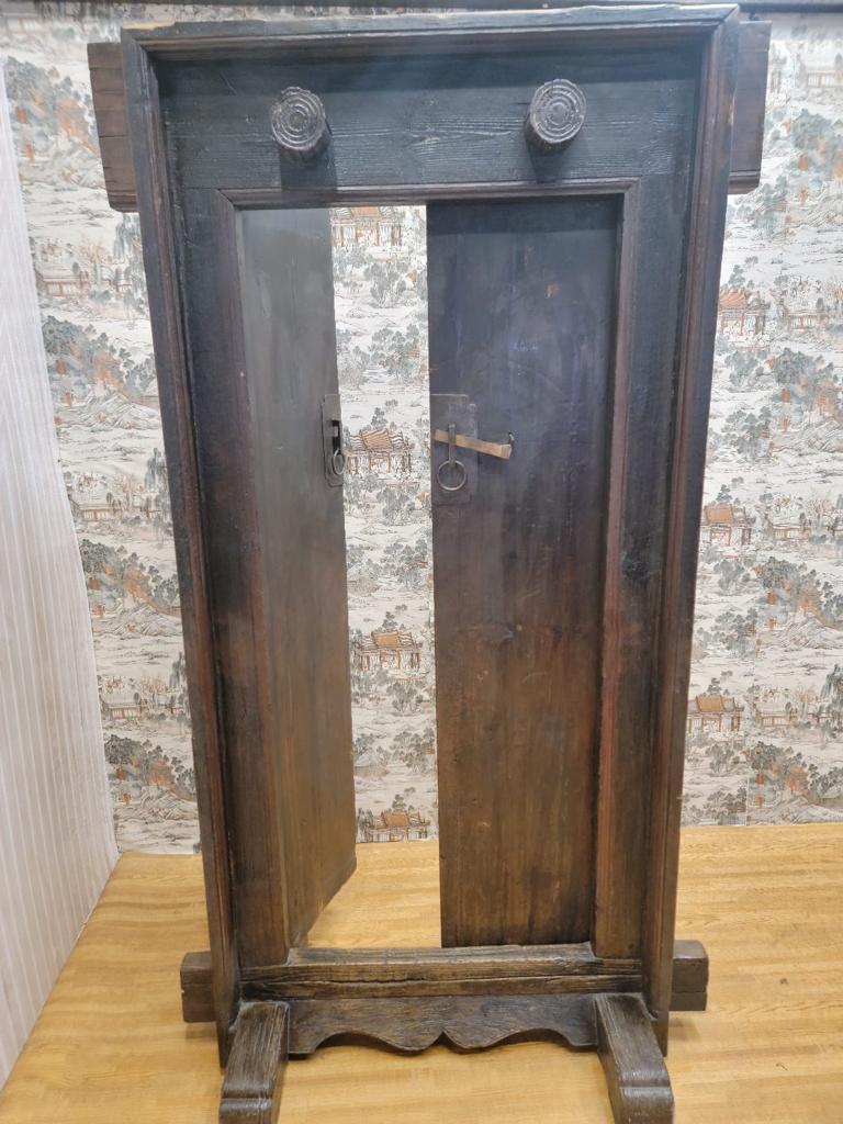 Antique Shanxi Province Hand Carved Elmwood Oriental Door For Sale 7