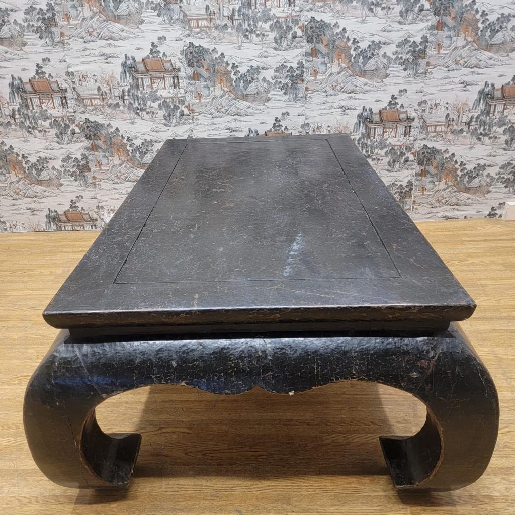 Antique Shanxi Province Kang Style Black Linen Wrapped Elm Coffee Table For Sale 4