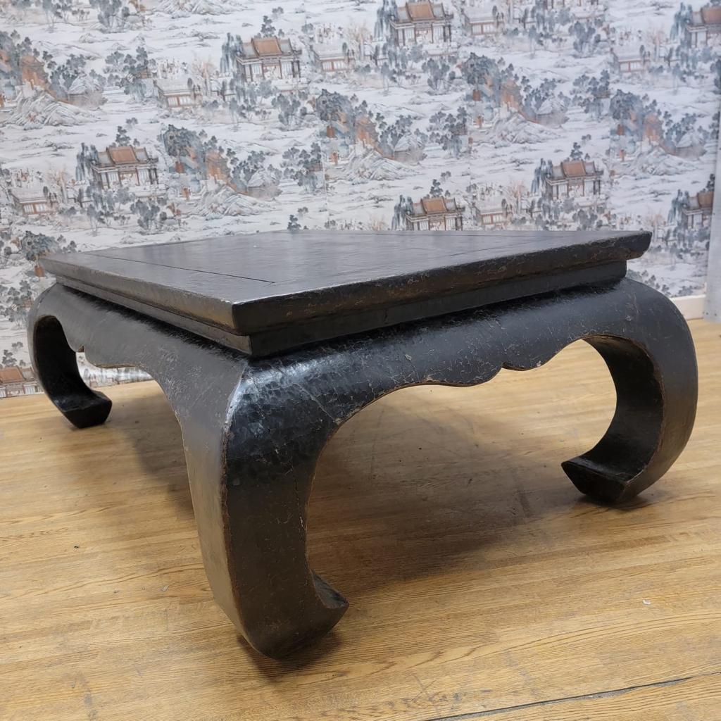 Early 20th Century Antique Shanxi Province Kang Style Black Linen Wrapped Elm Coffee Table For Sale