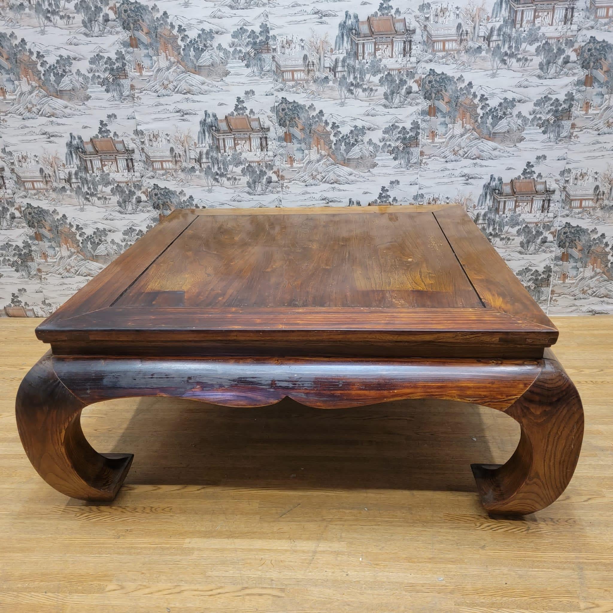 Antique Shanxi Province Kang Style Natural Elm Coffee Table In Good Condition In Chicago, IL