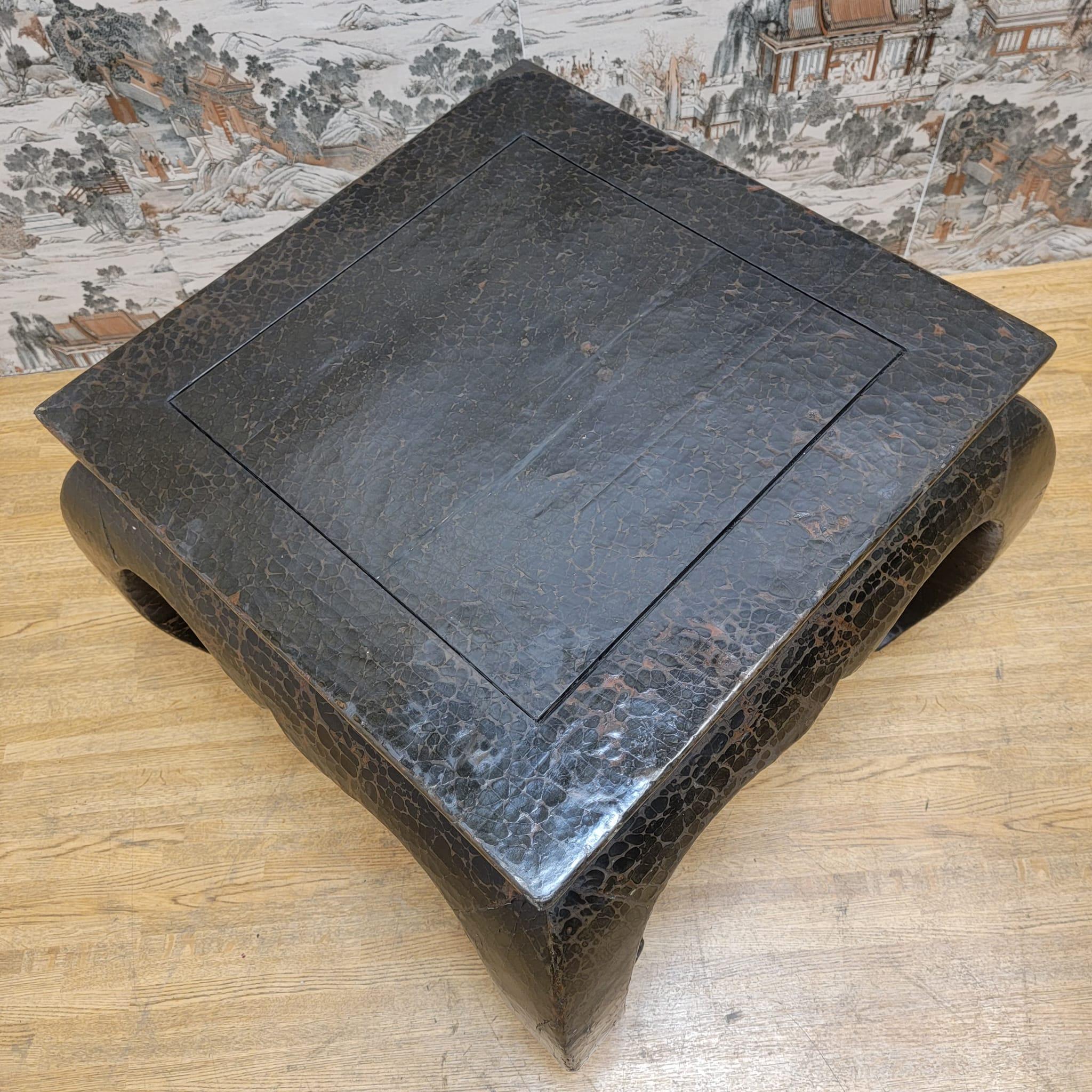 Antique Shanxi Province Linen Wrapped Elm coffee table 

This antique Shanxi Province coffee table has been cut down from a bed. It has a stunning finish of its original color and patina. The table has been wrapped in natural linen which has