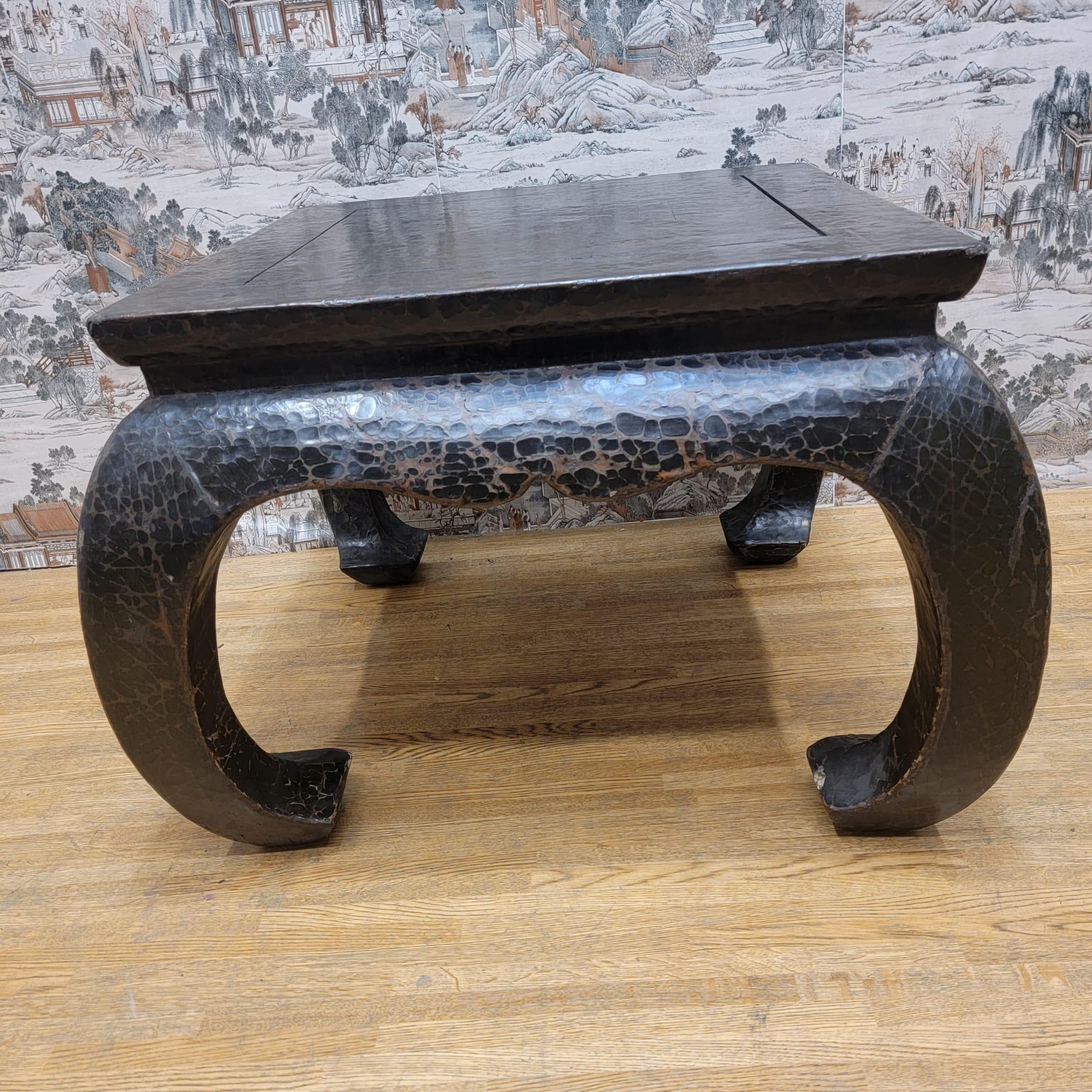 Antique Shanxi Province Linen Wrapped Elm Coffee Table In Good Condition For Sale In Chicago, IL