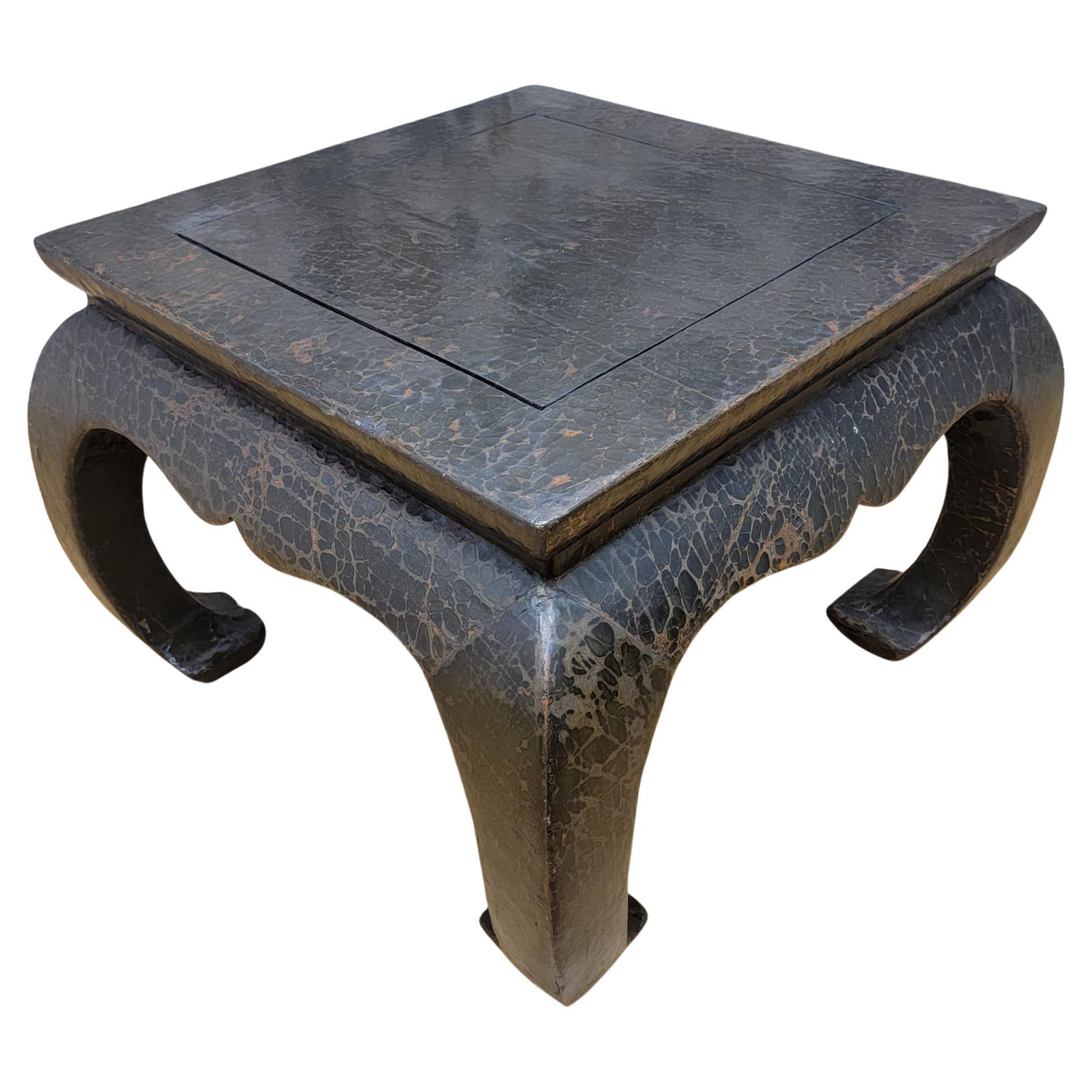Table basse ancienne en orme enveloppée de lin de la province de Shanxi