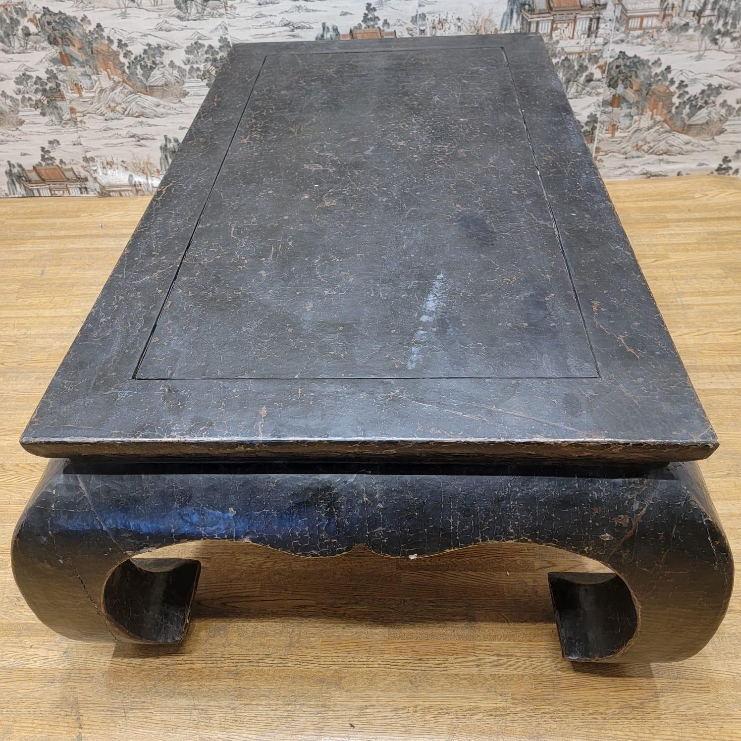 Antique Shanxi Province Linen Wrapped Lacquered Elm Kang Style Coffee Table For Sale 3