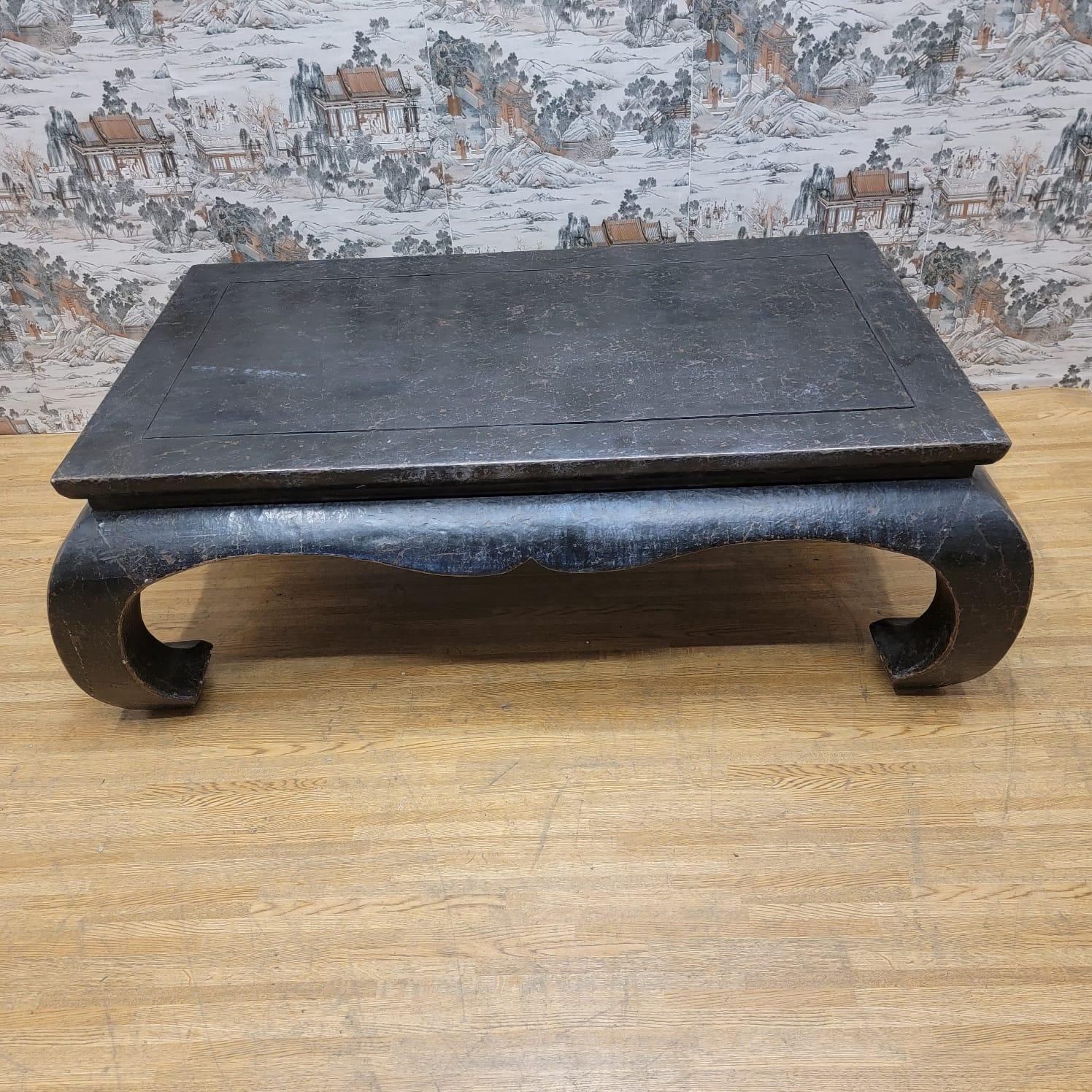 Antique Shanxi Province Linen Wrapped Lacquered Elm Kang Style Coffee Table For Sale 4