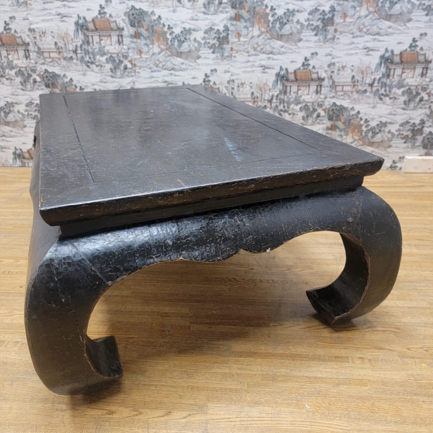 Antique Shanxi Province Linen Wrapped Lacquered Elm Kang Style Coffee Table For Sale 12