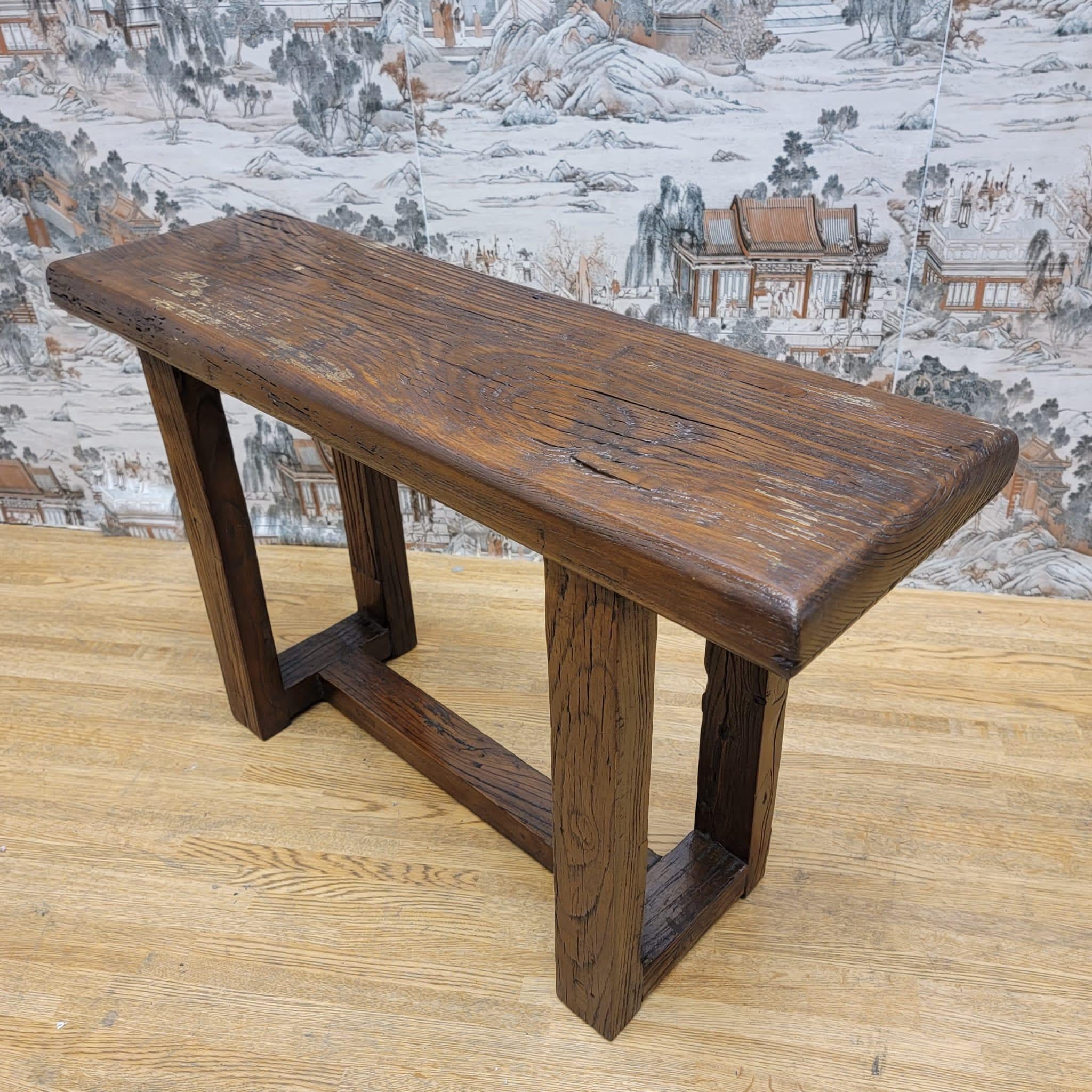 Antique Shanxi Province Natural Color and Patina Elm Seat / Bench   In Good Condition For Sale In Chicago, IL