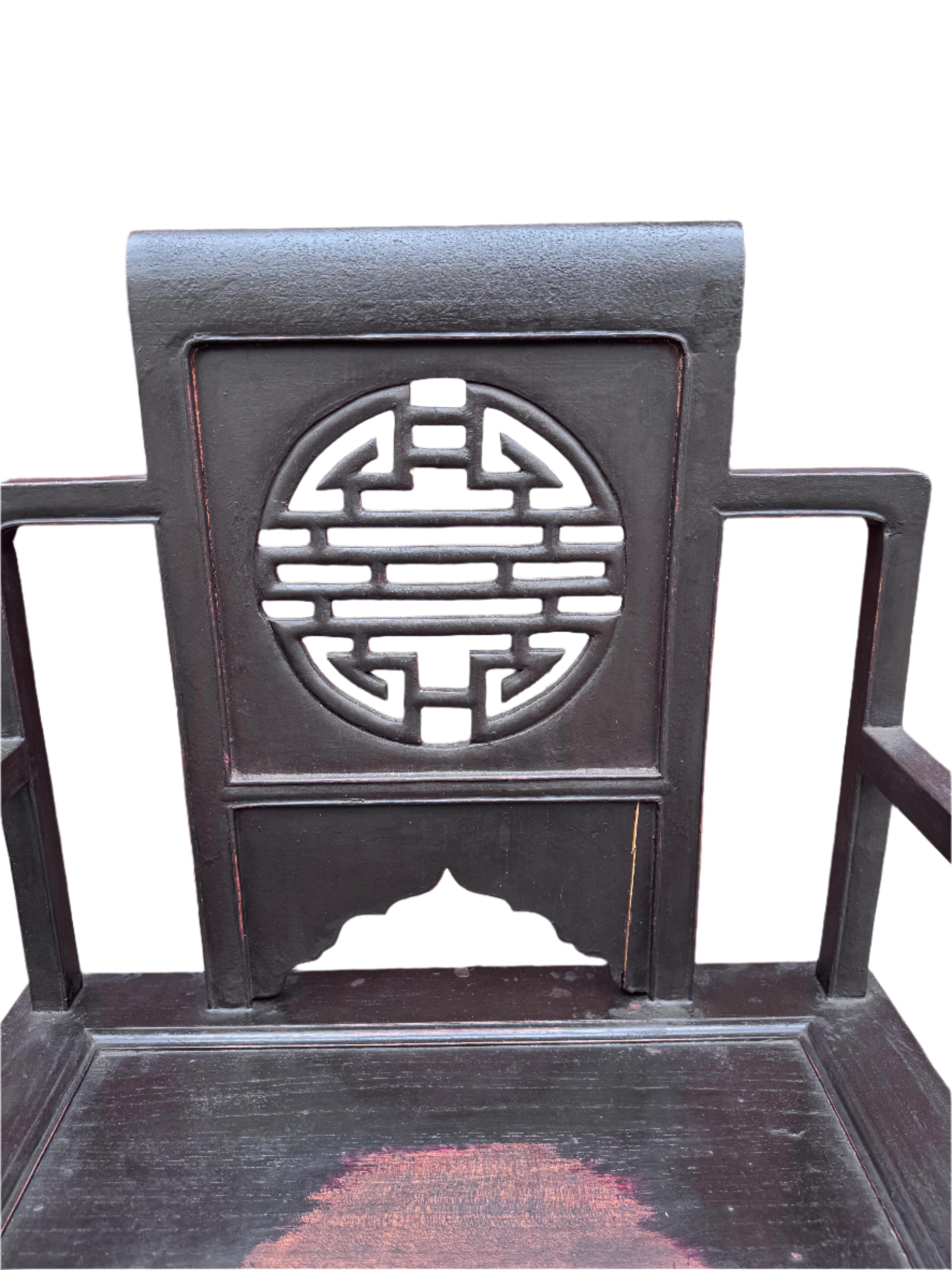 Antike Shanxi Provinz von China geschnitzt Thron Akzent Stühle - Paar (Rustikal) im Angebot