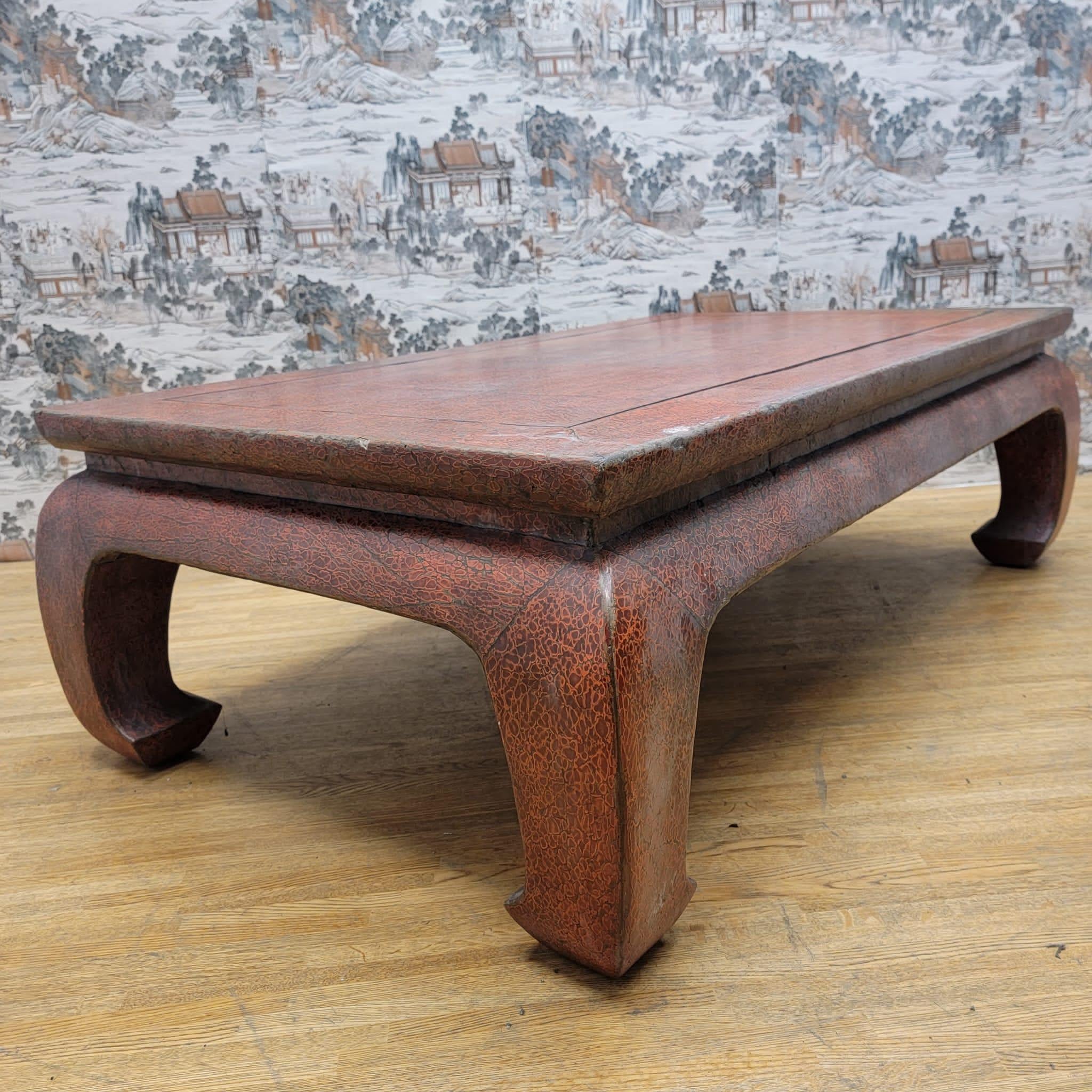 Antique Shanxi Province Red Lacquer Elm Coffee Table In Good Condition For Sale In Chicago, IL