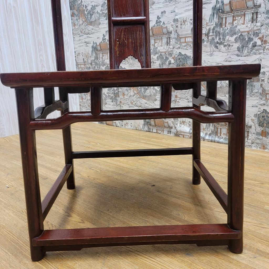Chaises de salle à manger/de bureau anciennes en orme laqué rouge de la province de Shanxi, lot de 3 en vente 3
