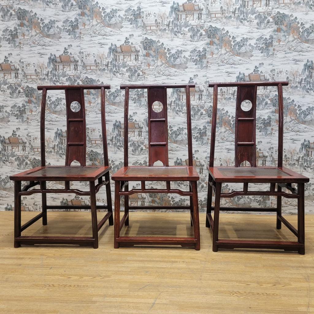 Chaises de salle à manger/de bureau anciennes en orme laqué rouge de la province de Shanxi, lot de 3 en vente 5