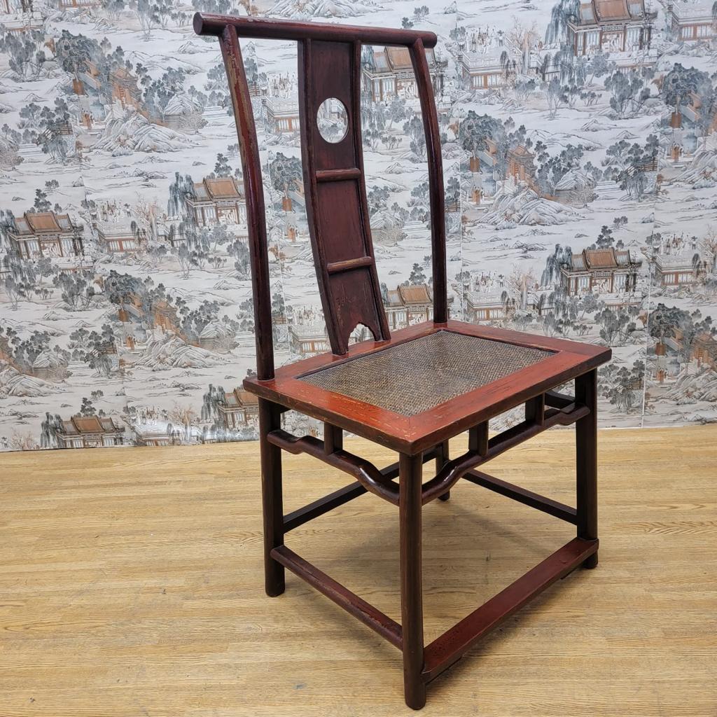 20ième siècle Chaises de salle à manger/de bureau anciennes en orme laqué rouge de la province de Shanxi, lot de 3 en vente