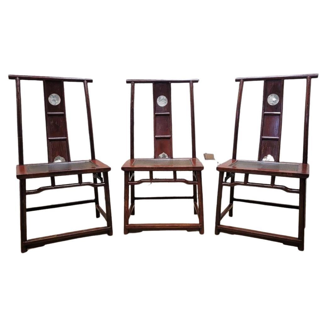 Chaises de salle à manger/de bureau anciennes en orme laqué rouge de la province de Shanxi, lot de 3 en vente