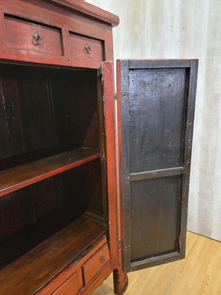 Ancienne armoire de rangement en orme laqué rouge de la province de Shanxi avec tiroirs en vente 6